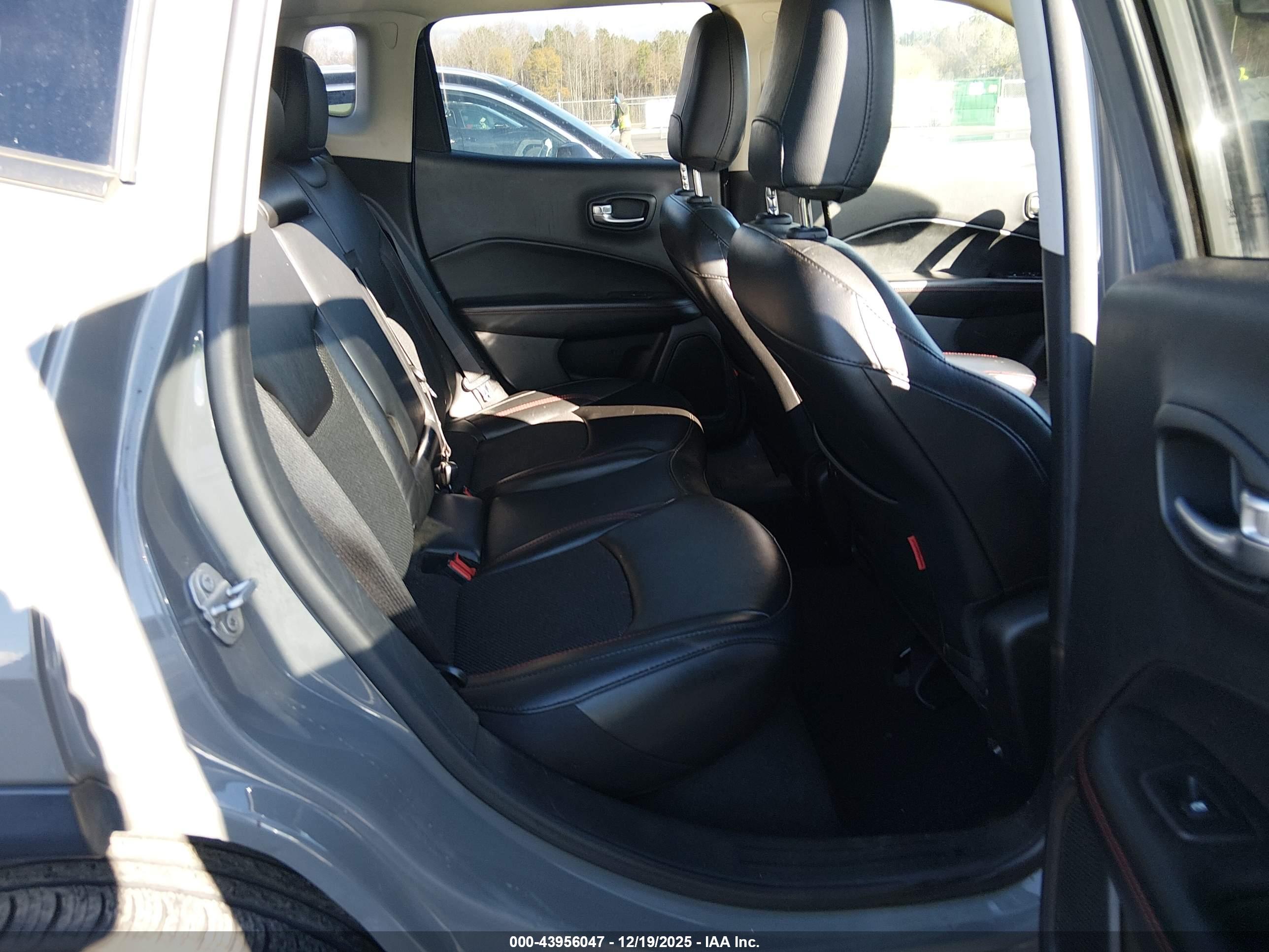 JEEP COMPASS image 8