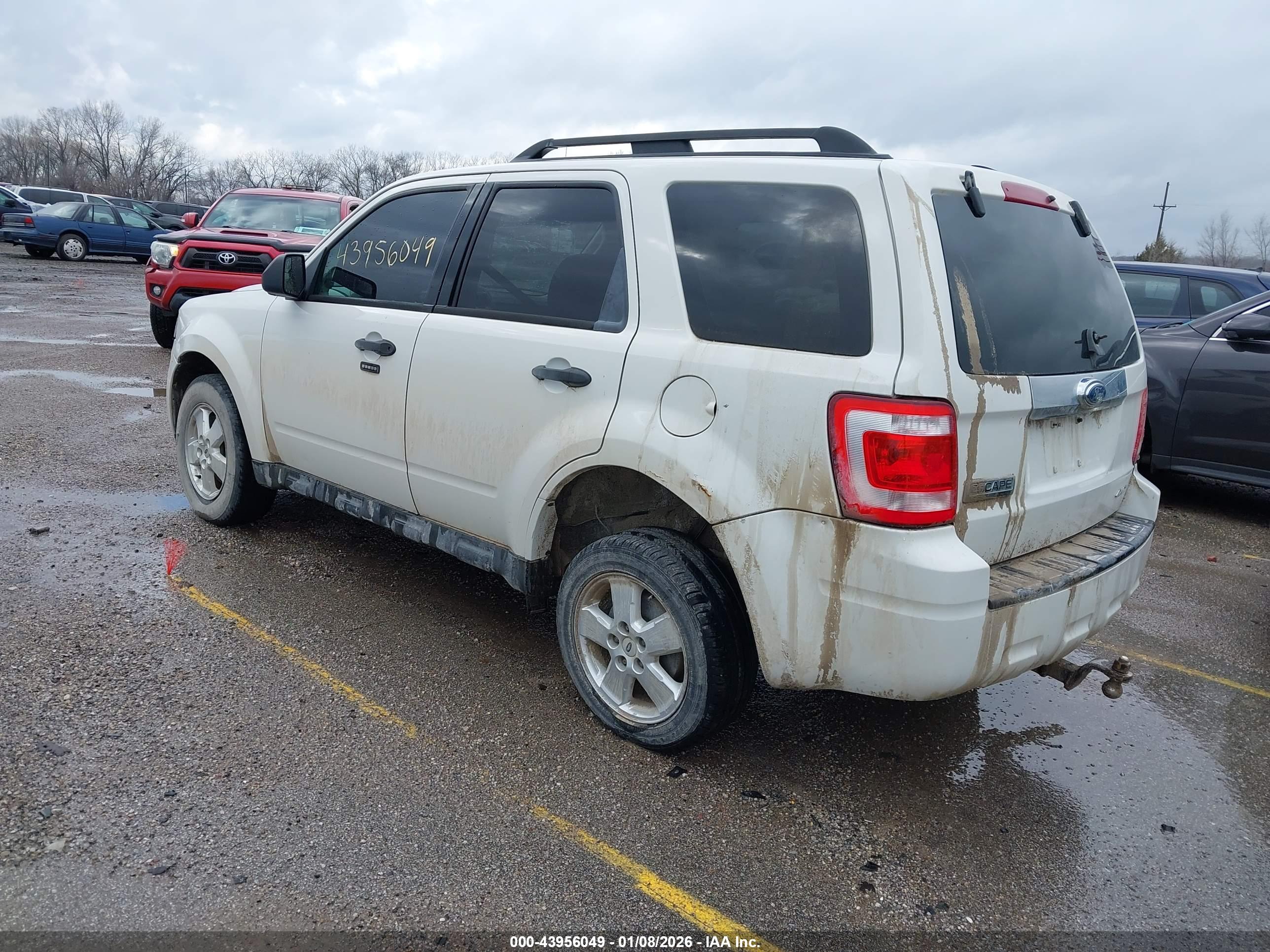 FORD ESCAPE image 3