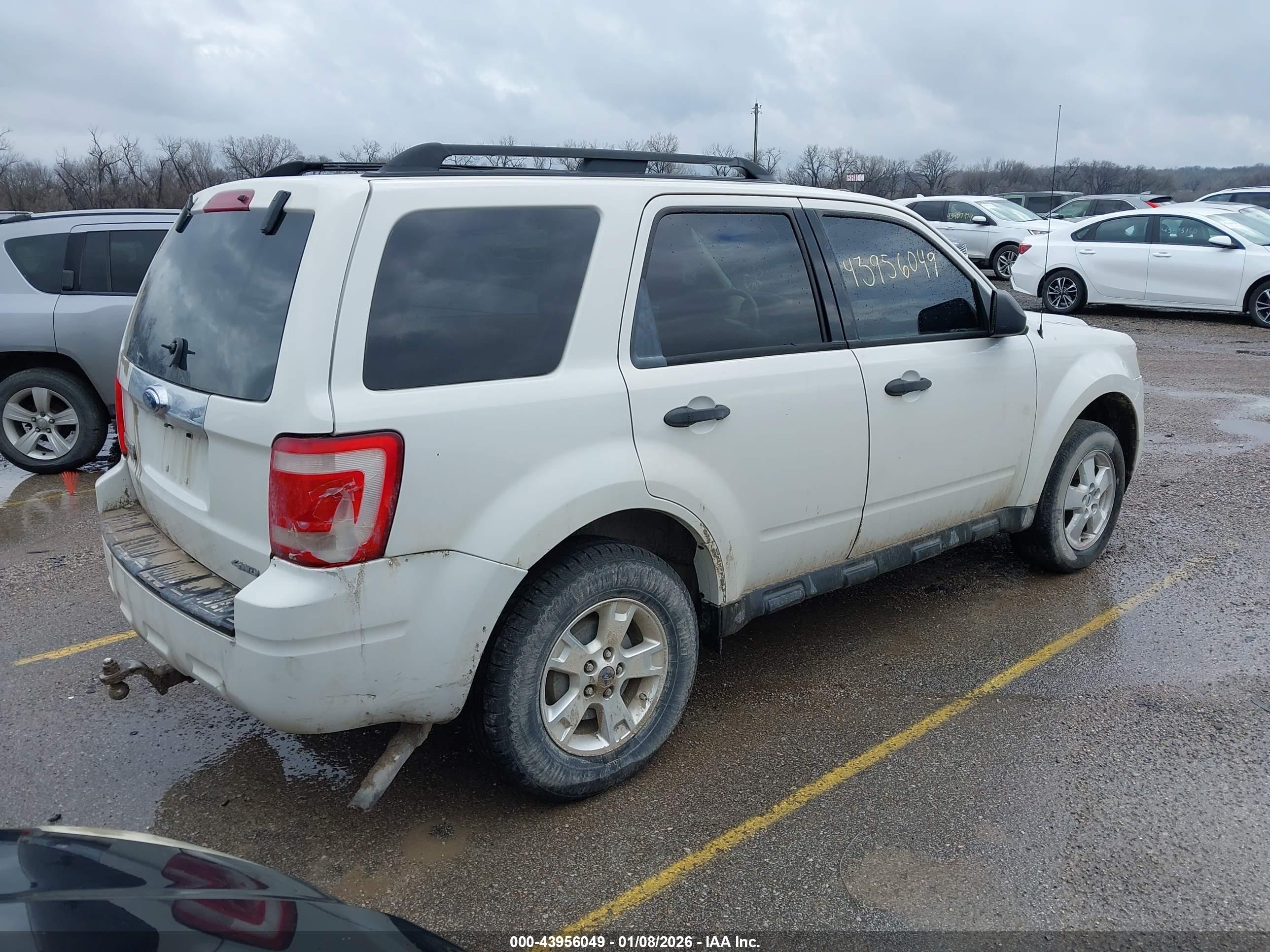 FORD ESCAPE image 4