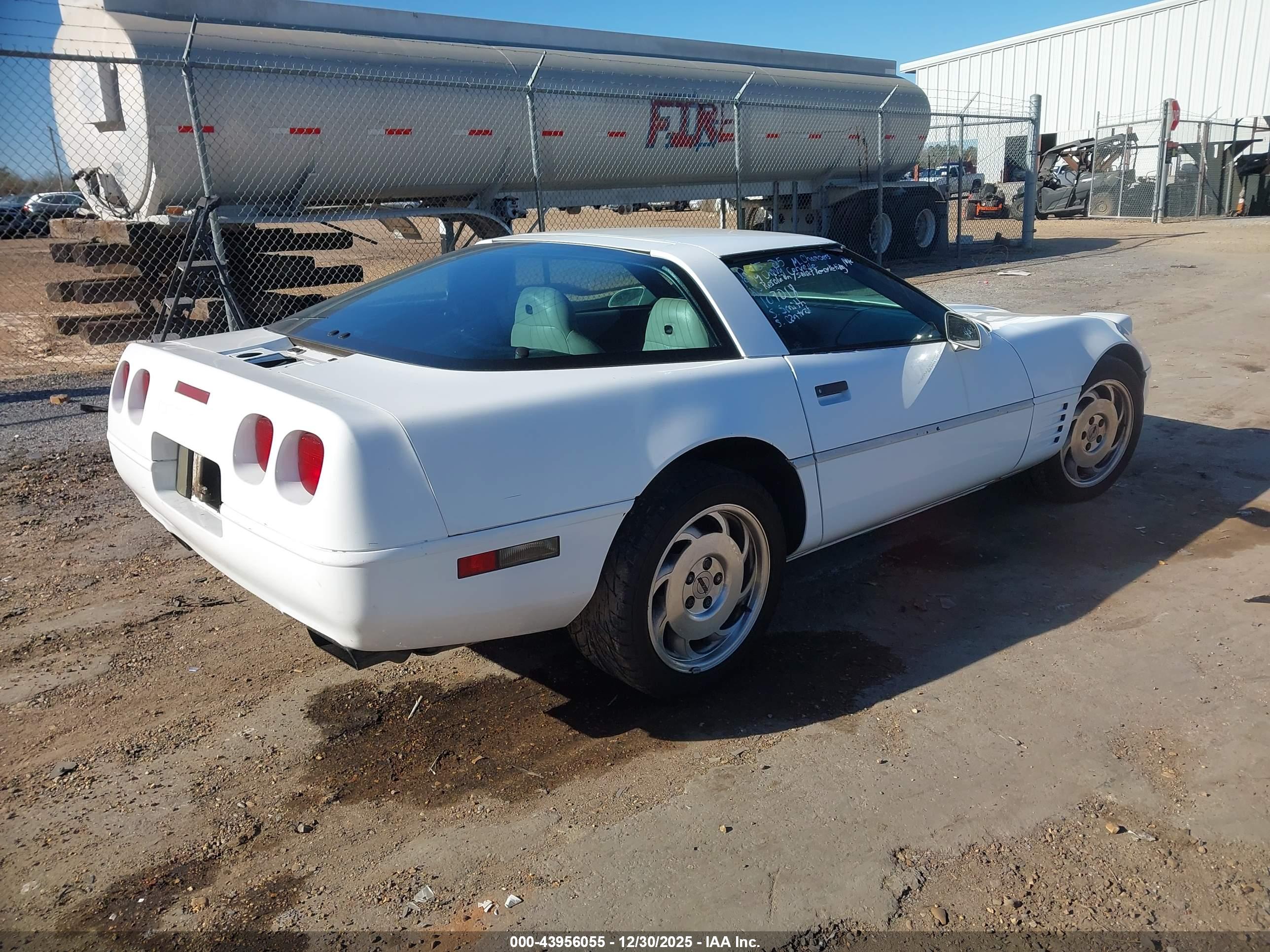 CHEVROLET CORVETTE image 4