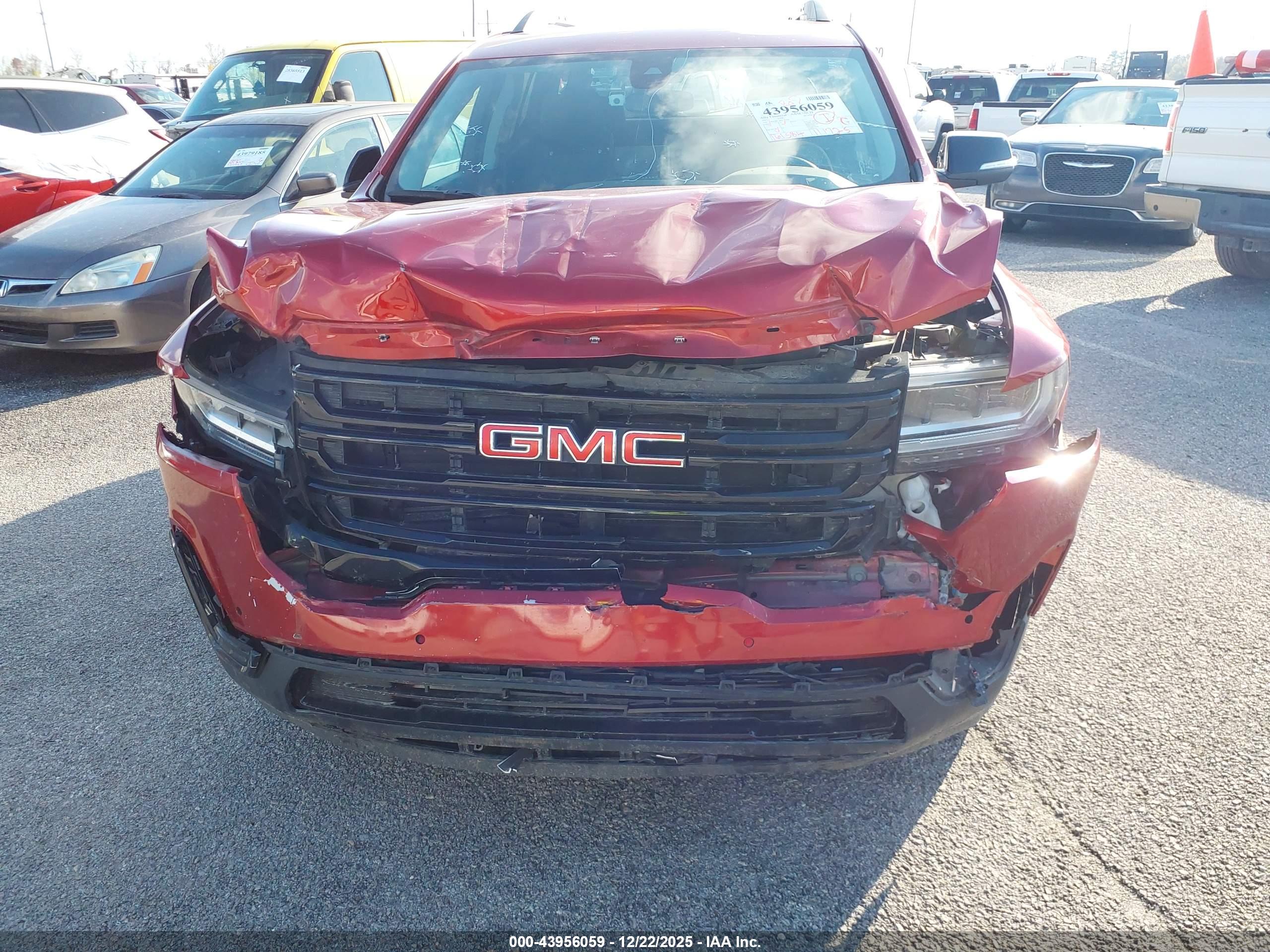GMC ACADIA image 6