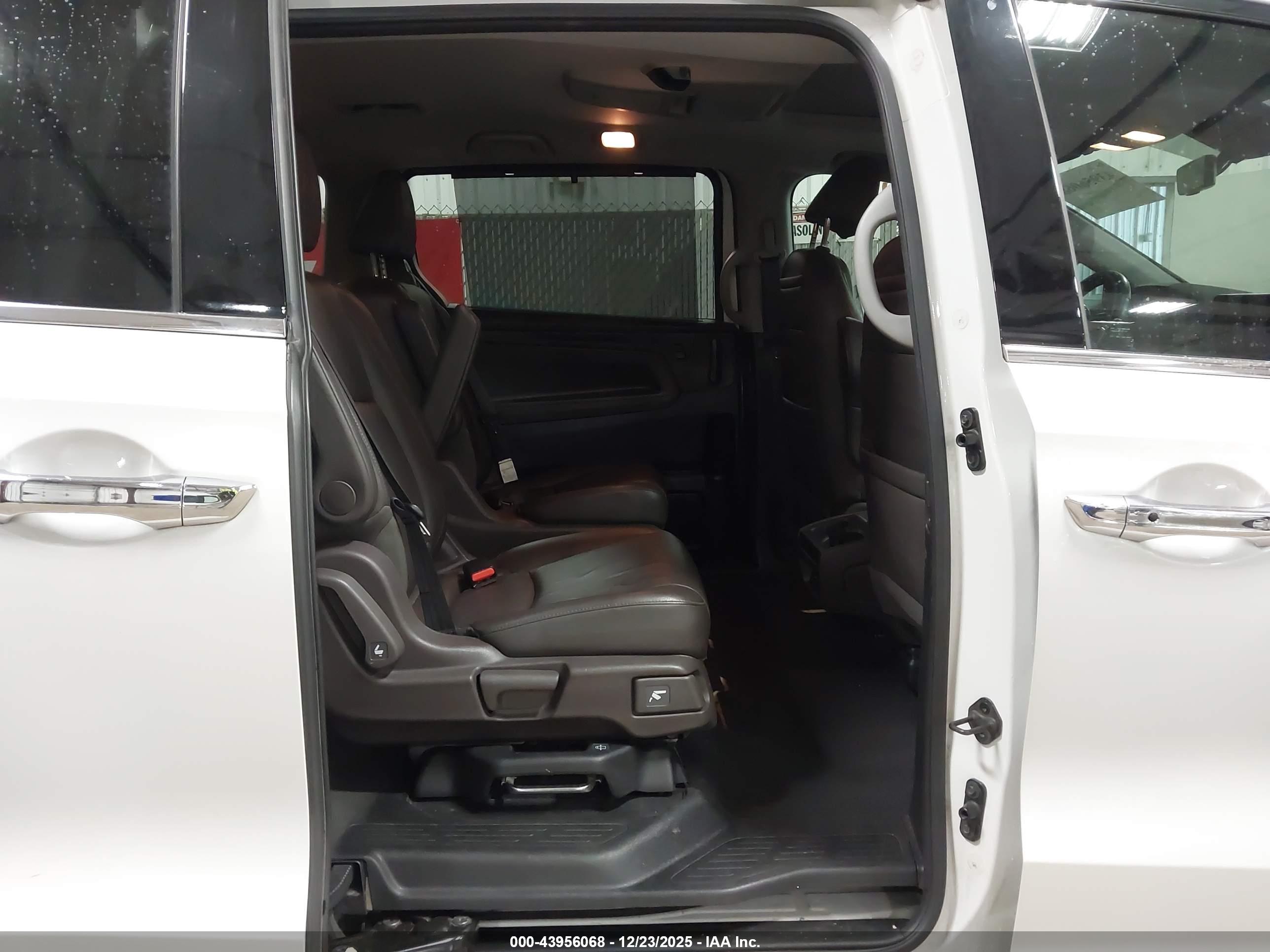HONDA ODYSSEY image 8
