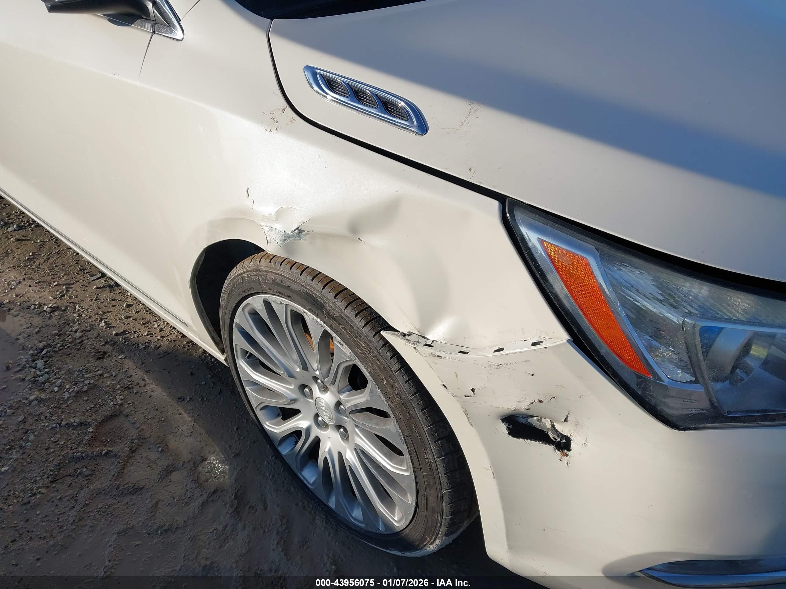 BUICK LACROSSE image 6