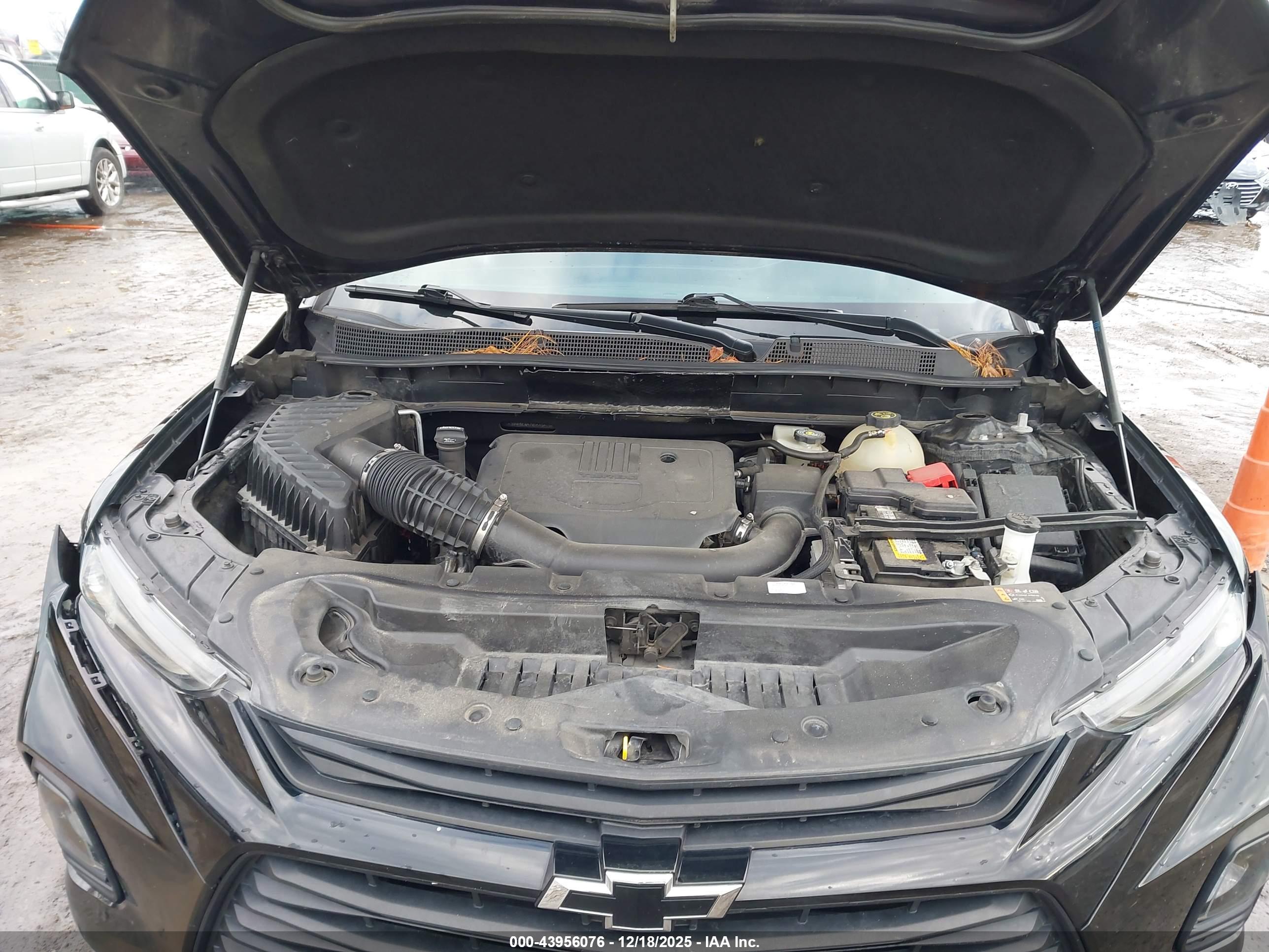 CHEVROLET BLAZER image 10