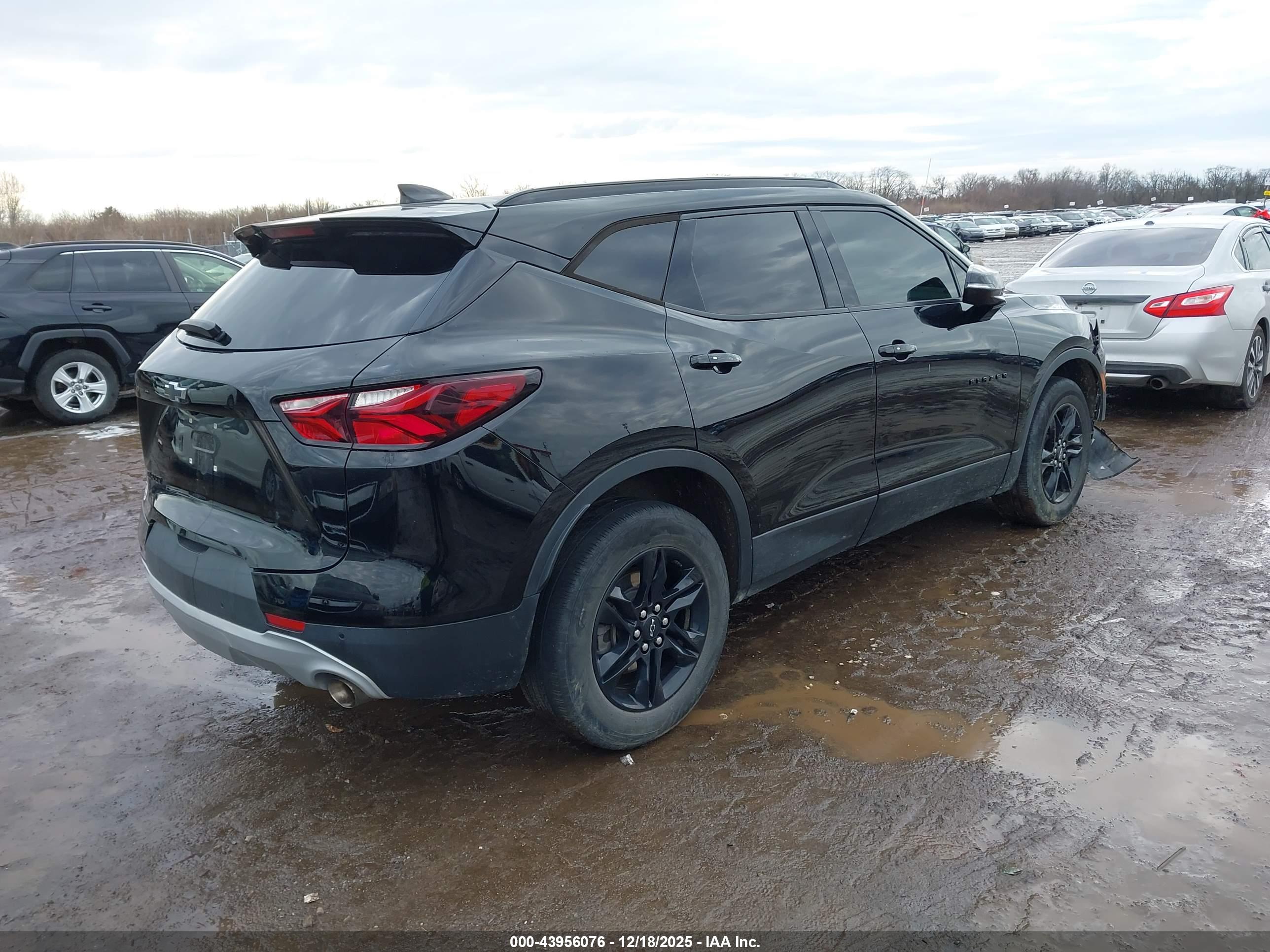 CHEVROLET BLAZER image 4