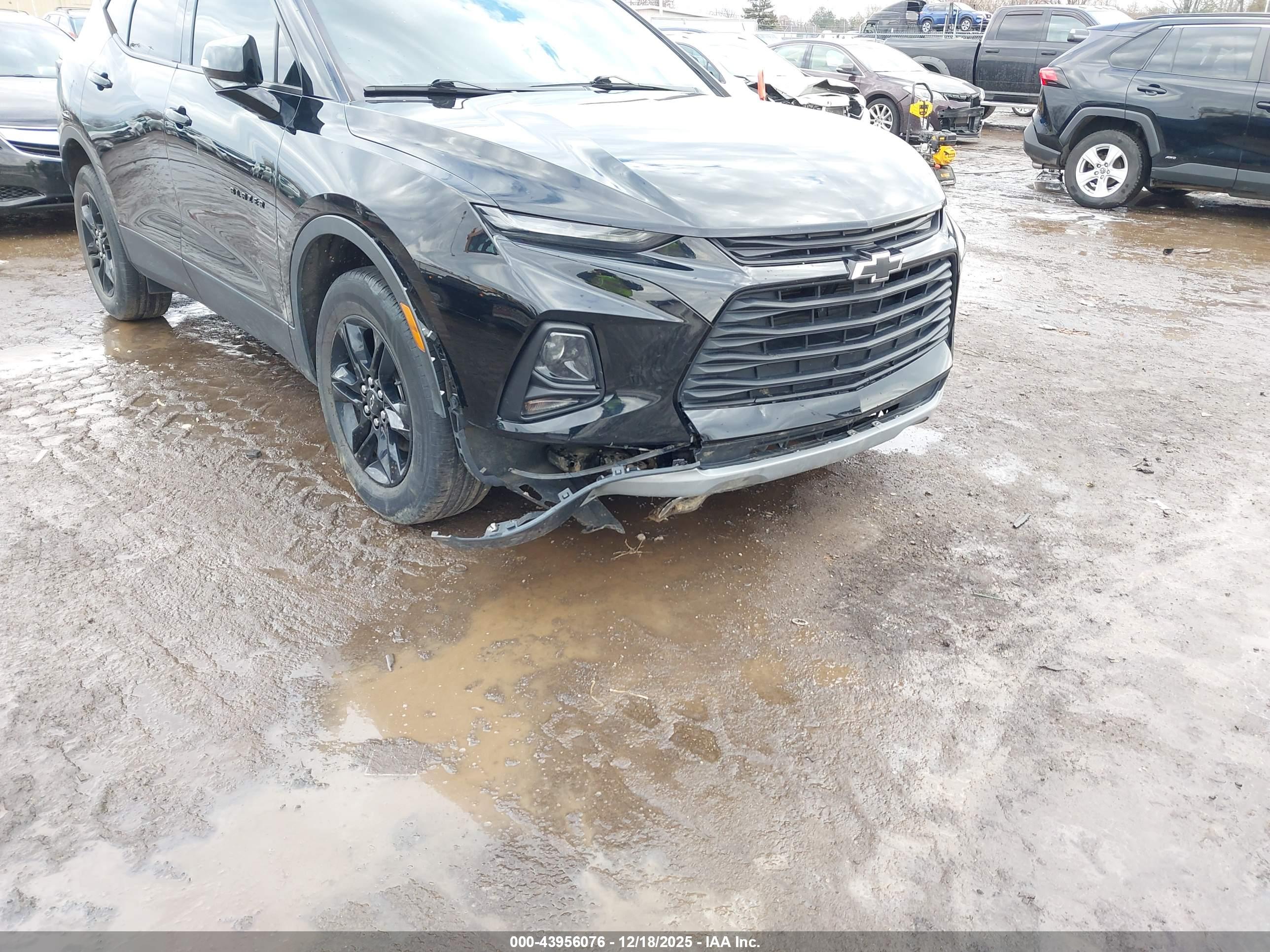 CHEVROLET BLAZER image 6