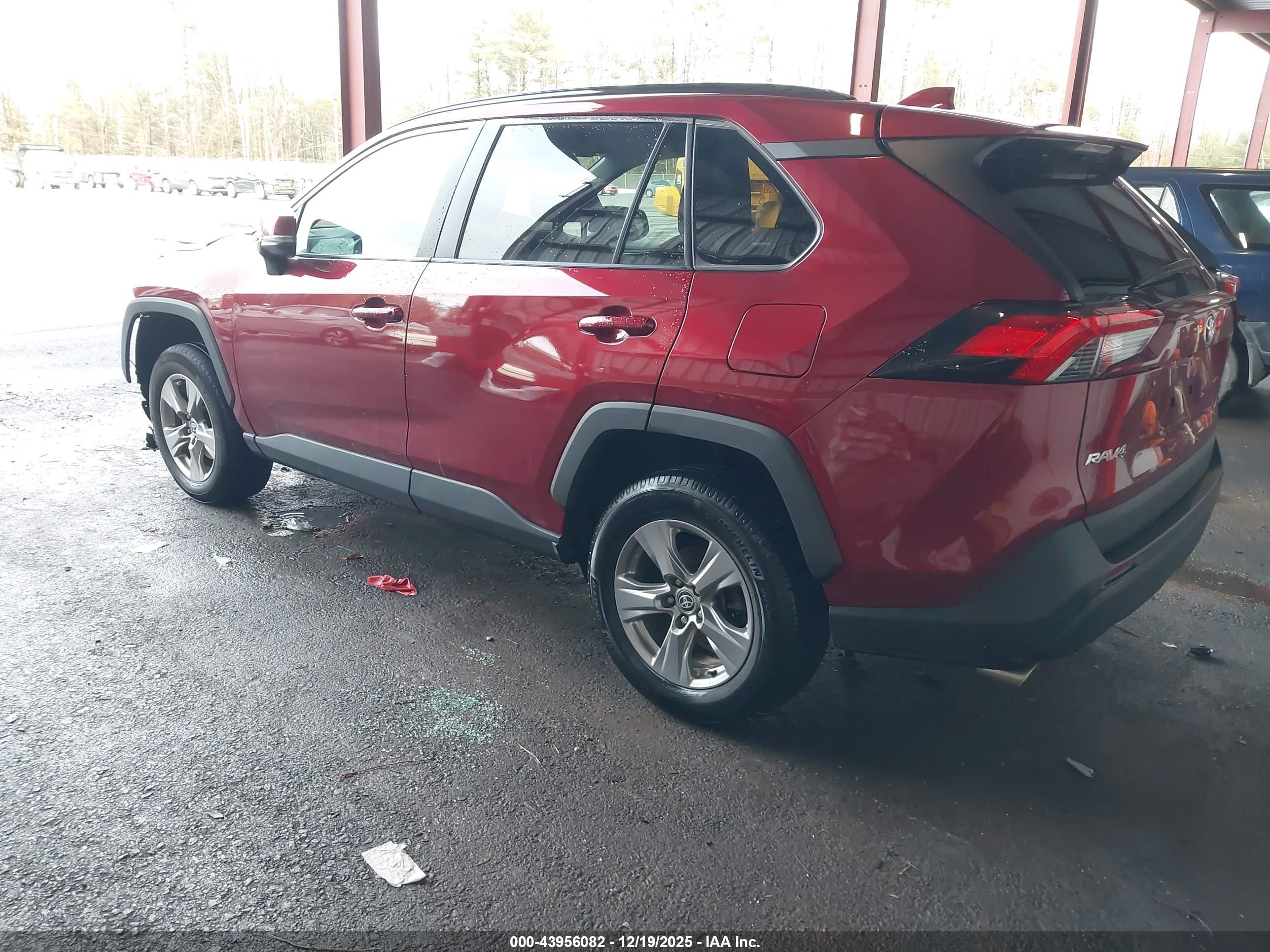 TOYOTA RAV4 image 3