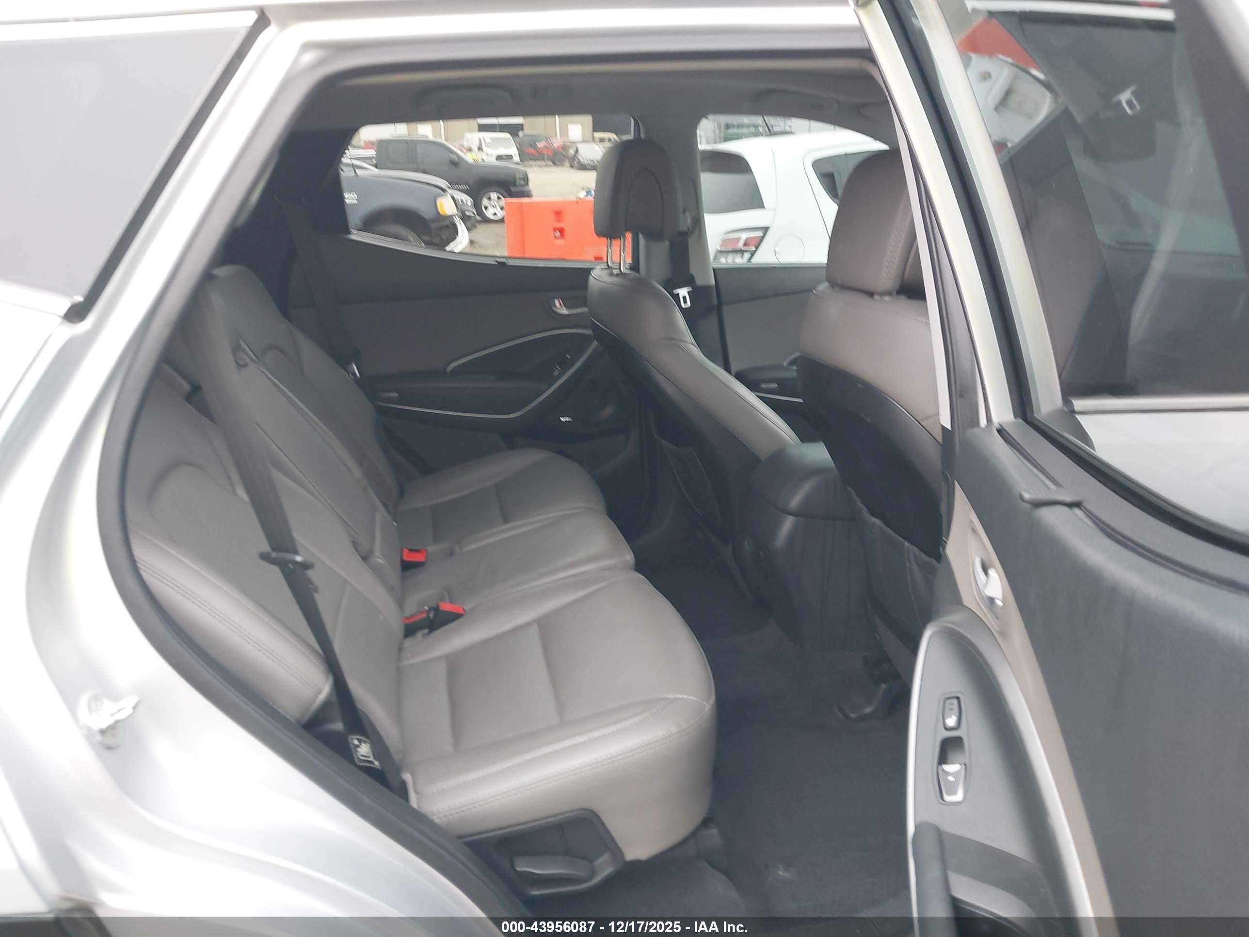 HYUNDAI SANTA image 8