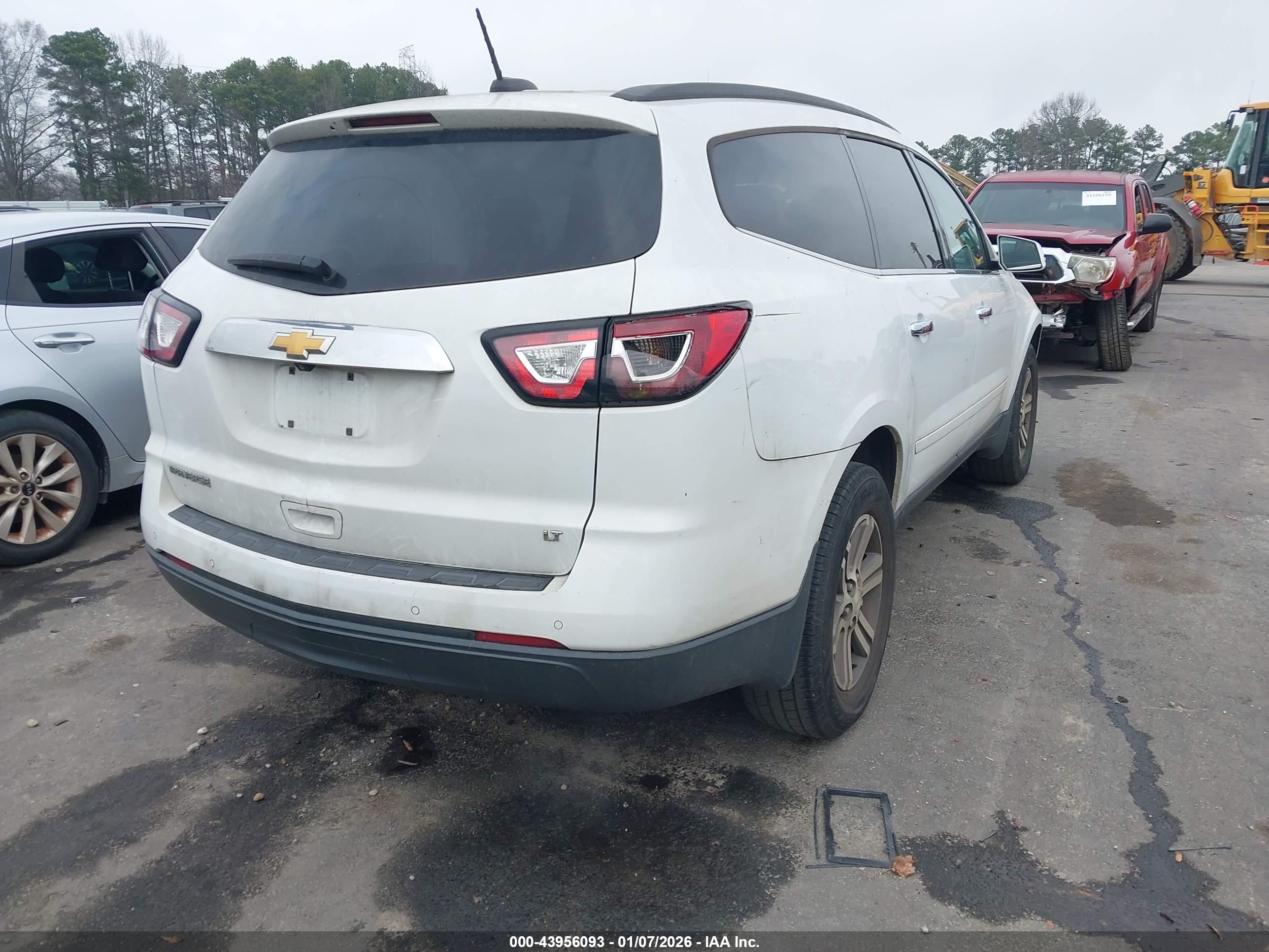CHEVROLET TRAVERSE image 4