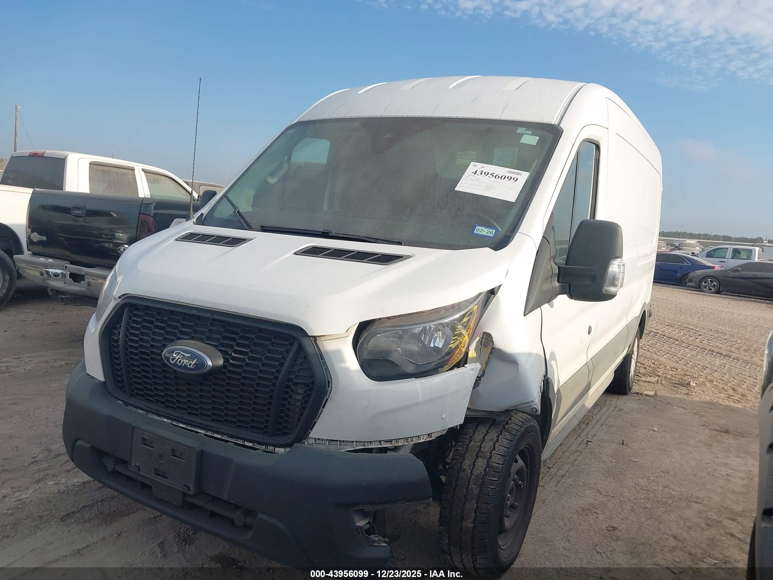 FORD TRANSIT-250 image 2