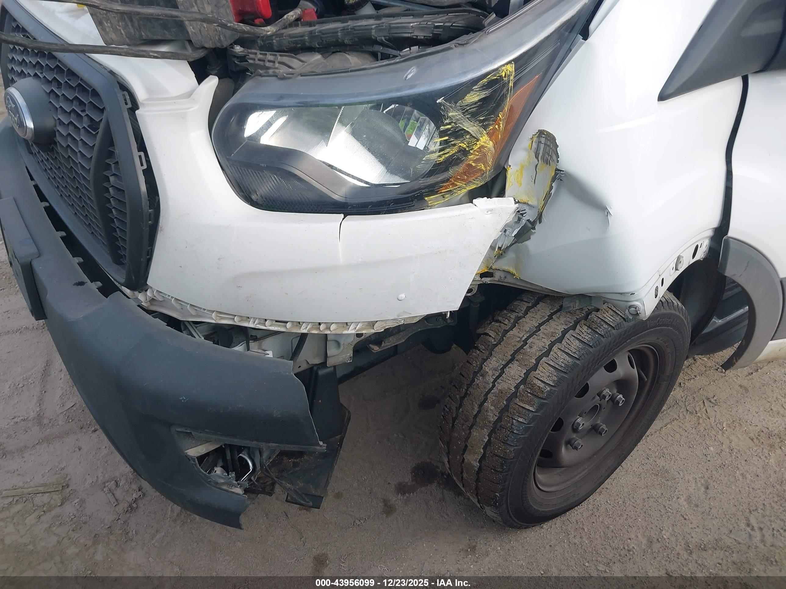 FORD TRANSIT-250 image 6