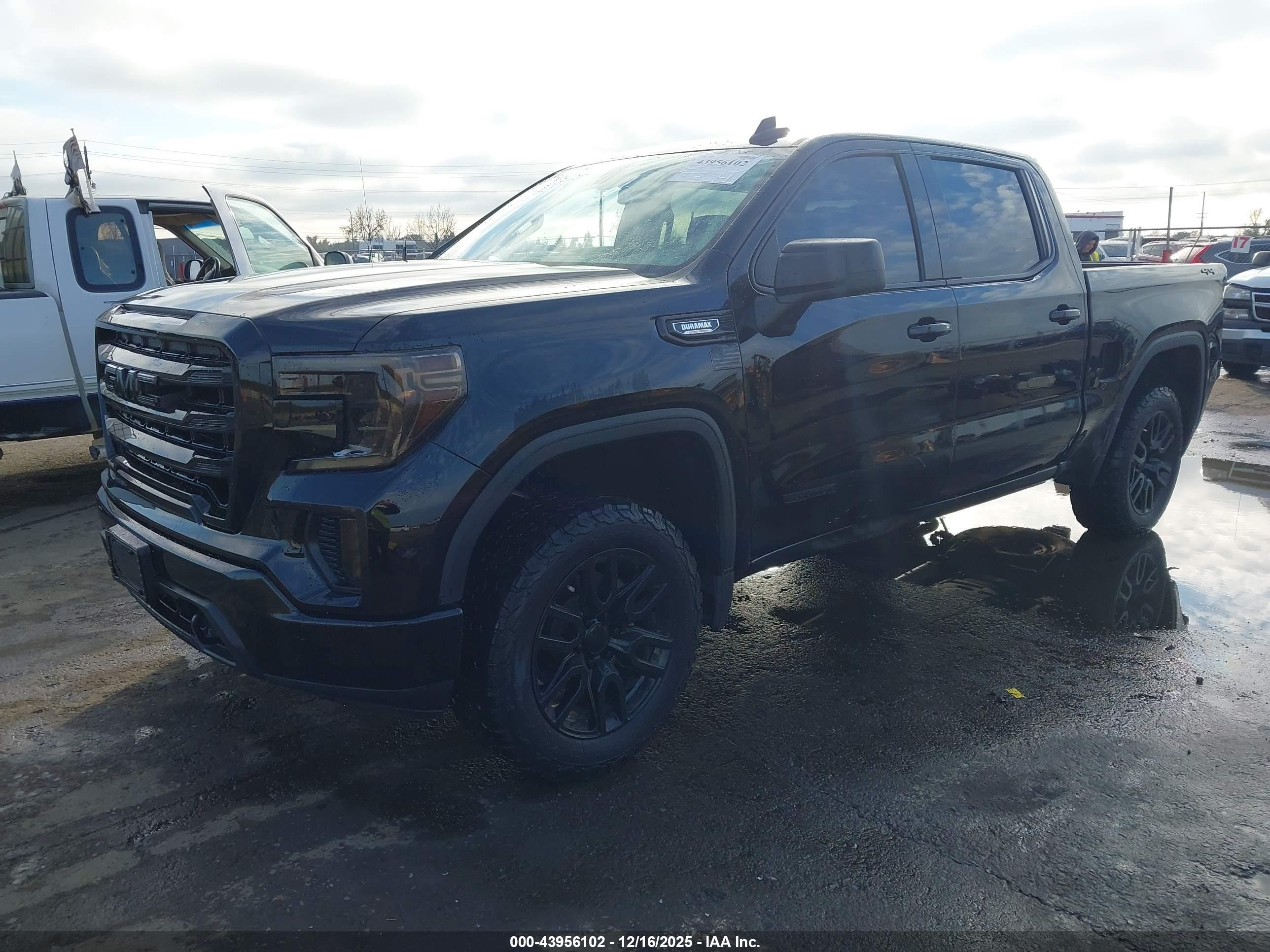 GMC SIERRA image 2