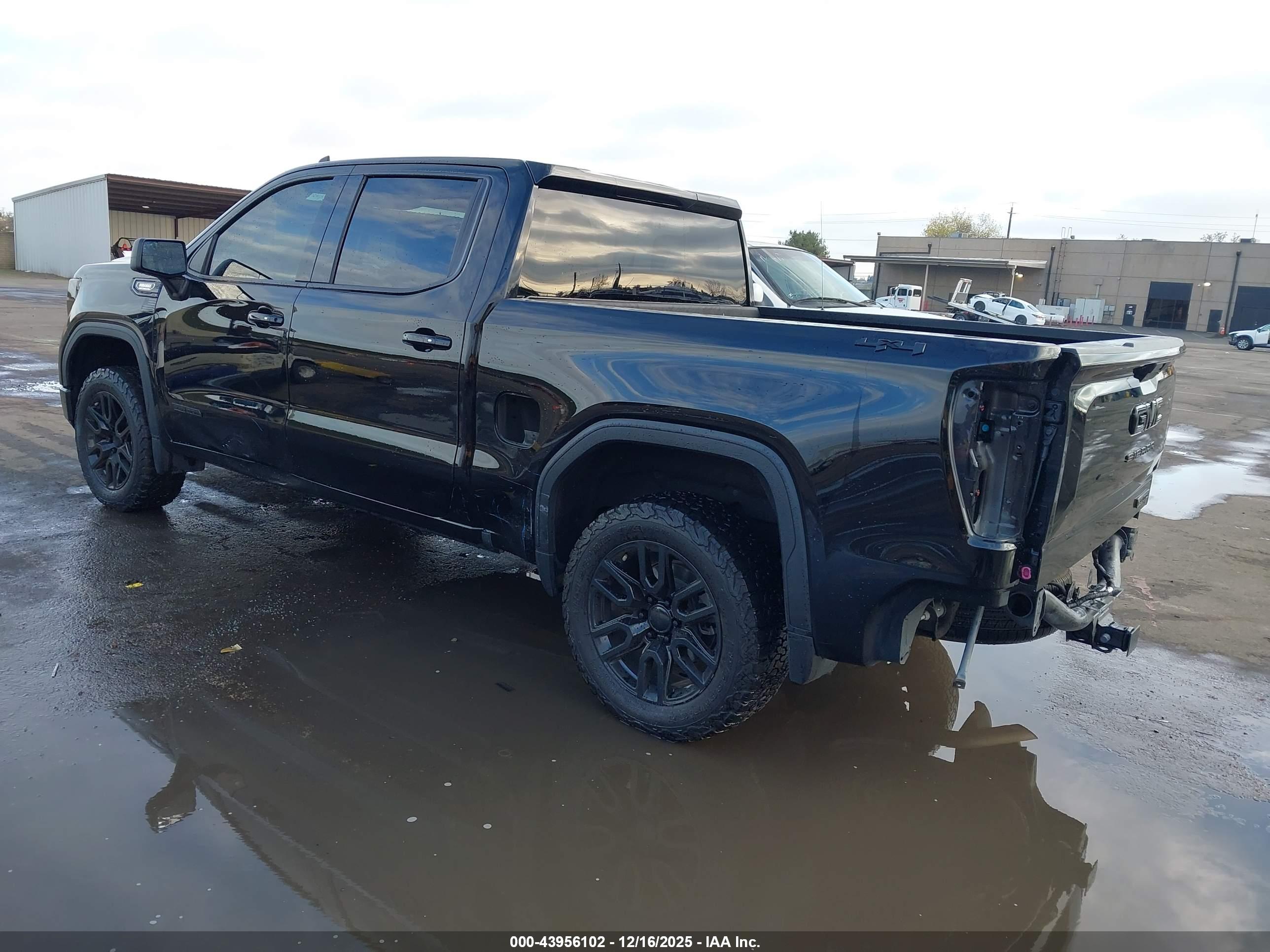 GMC SIERRA image 3