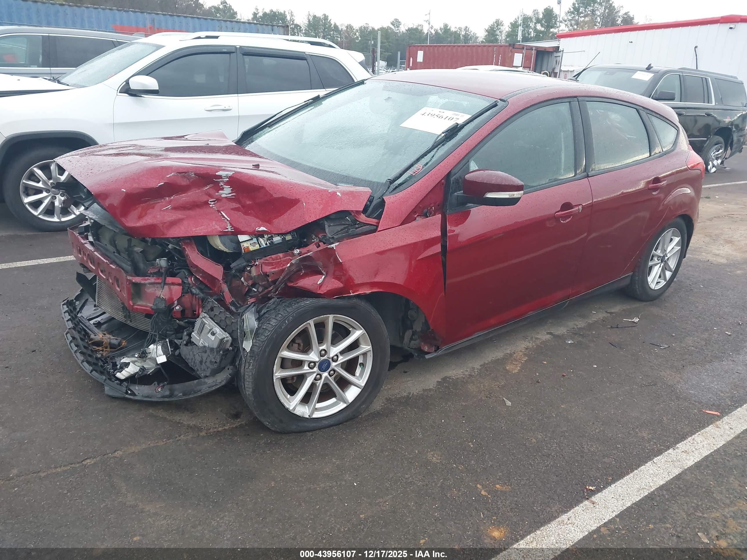 FORD FOCUS image 2
