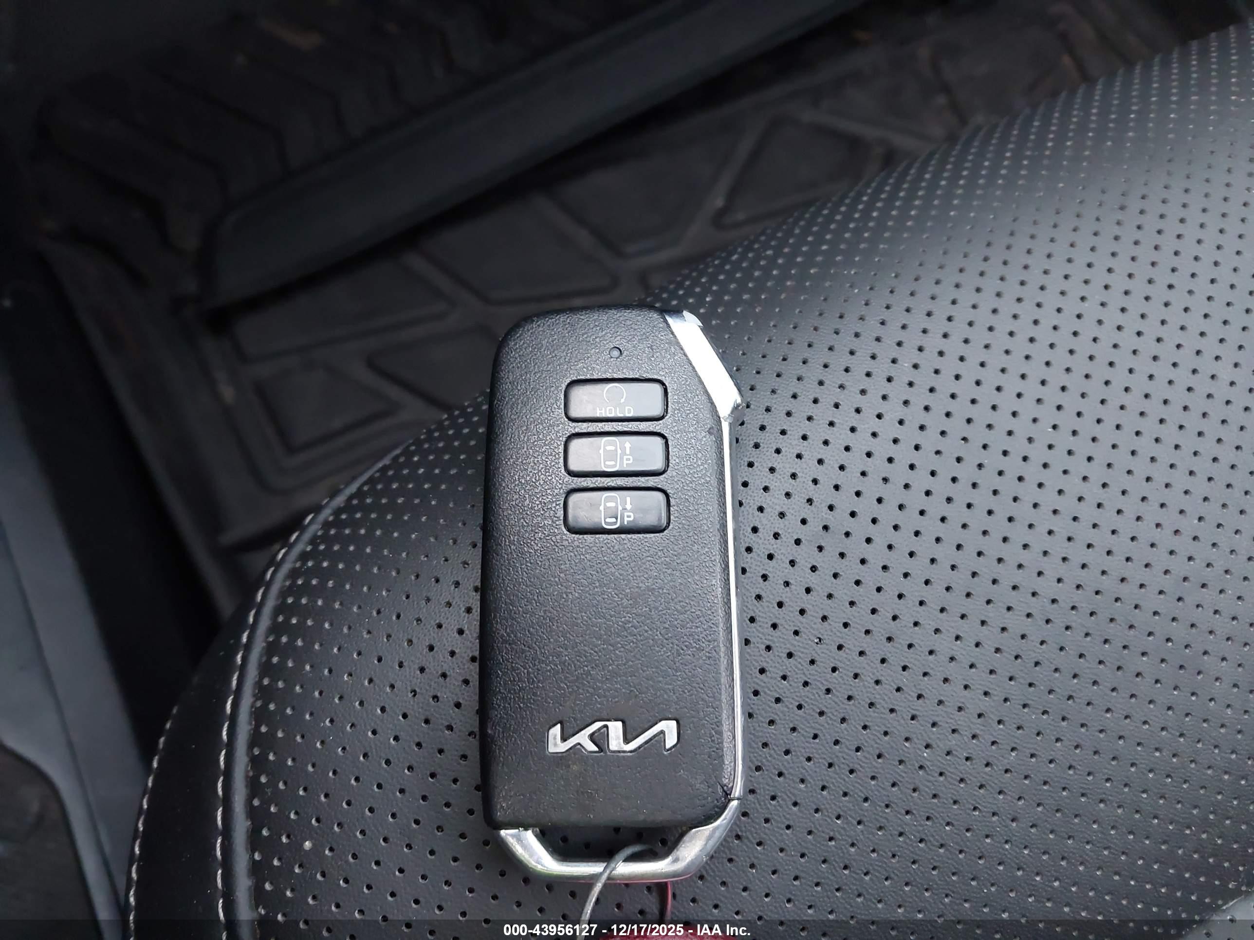 KIA EV6 image 11