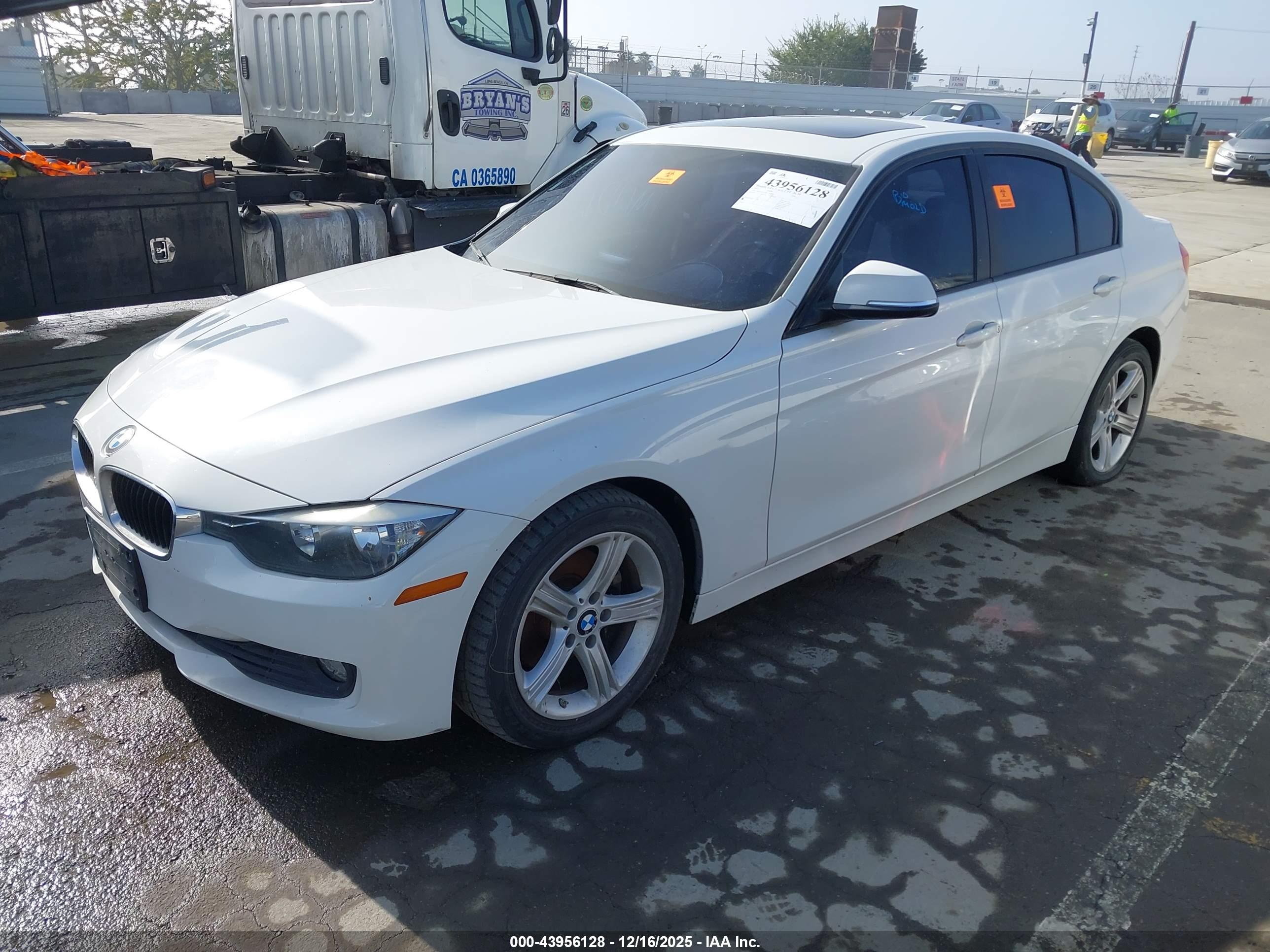 BMW 328I image 2