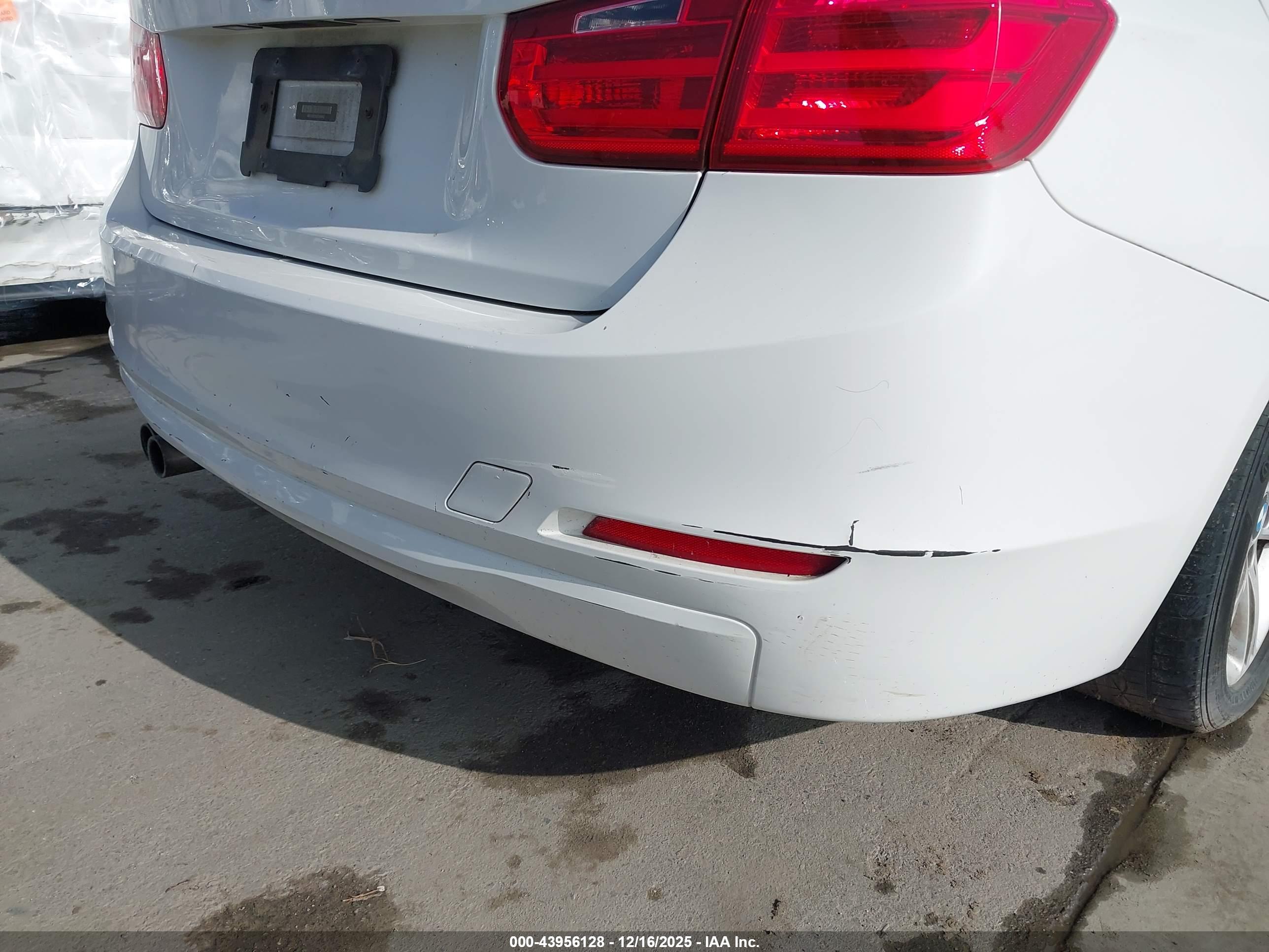 BMW 328I image 6