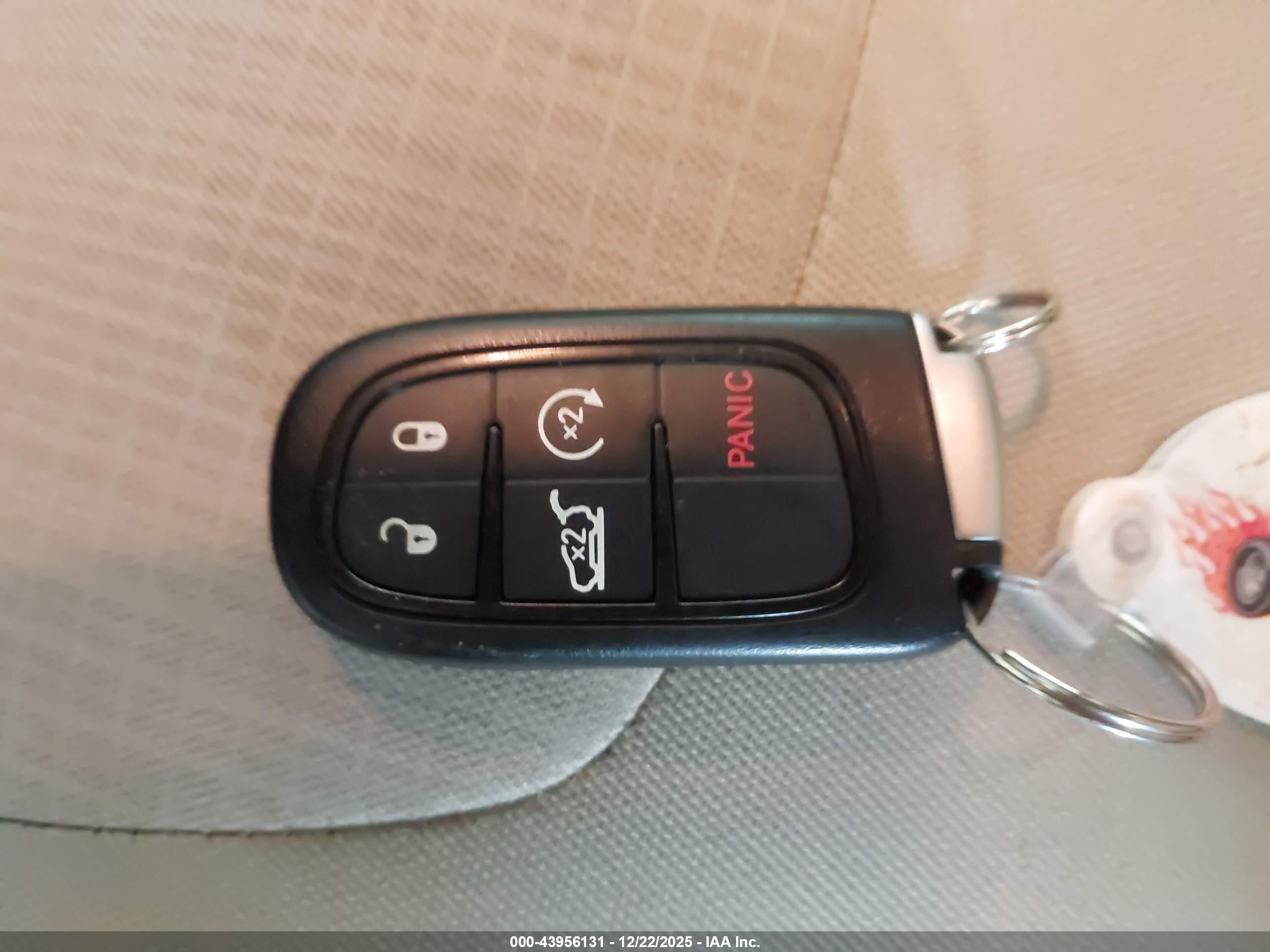 JEEP CHEROKEE image 11