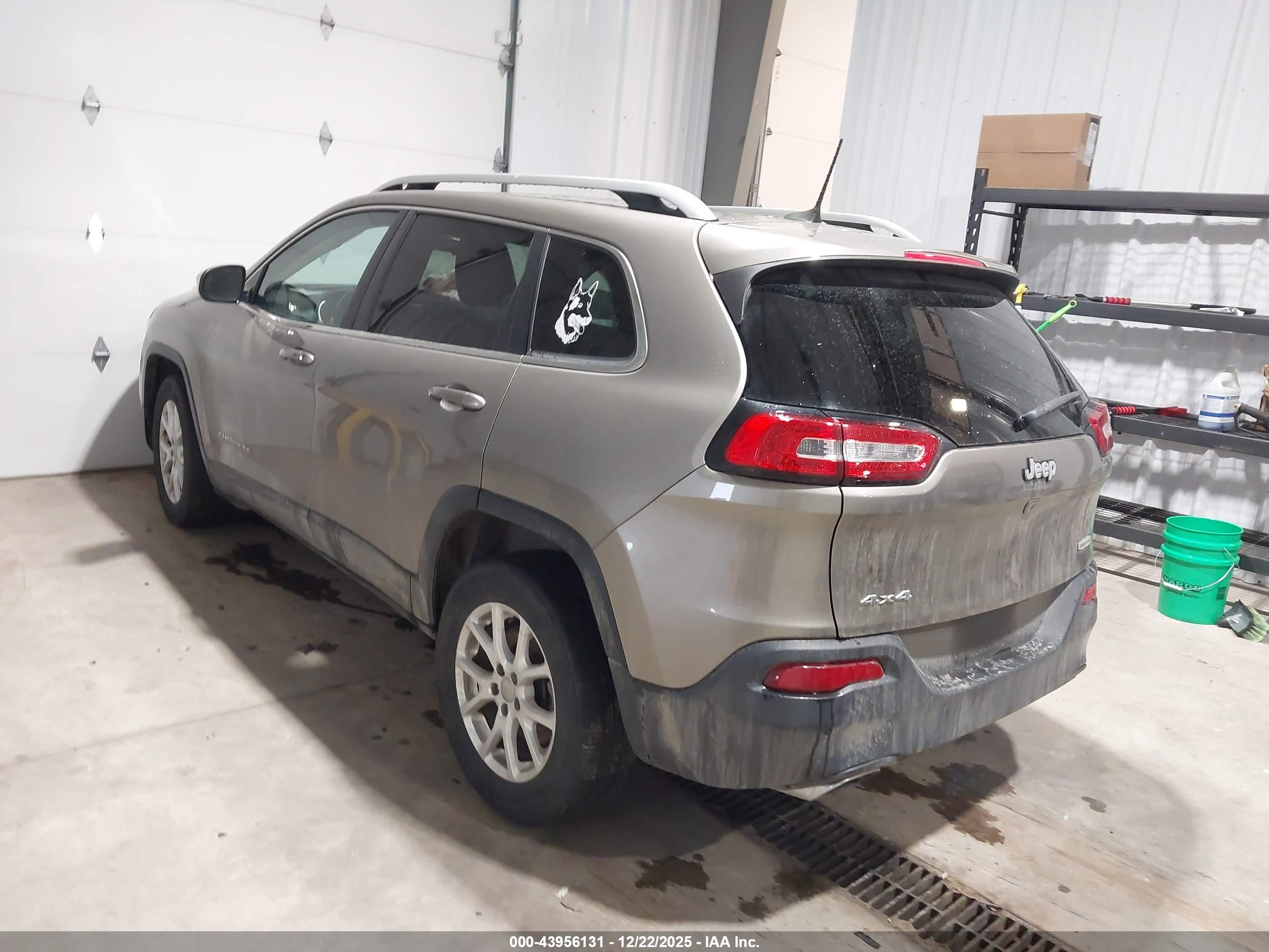 JEEP CHEROKEE image 3