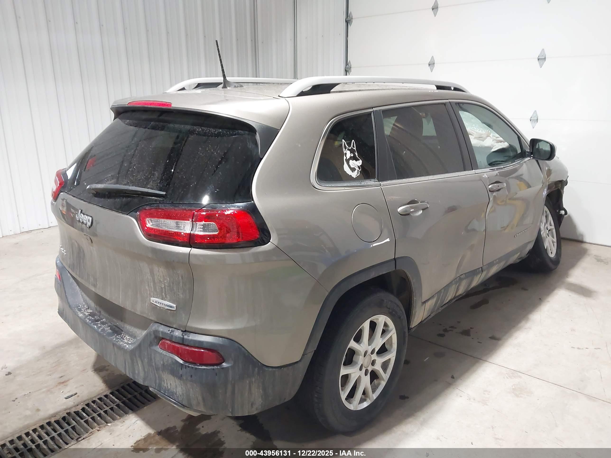 JEEP CHEROKEE image 4
