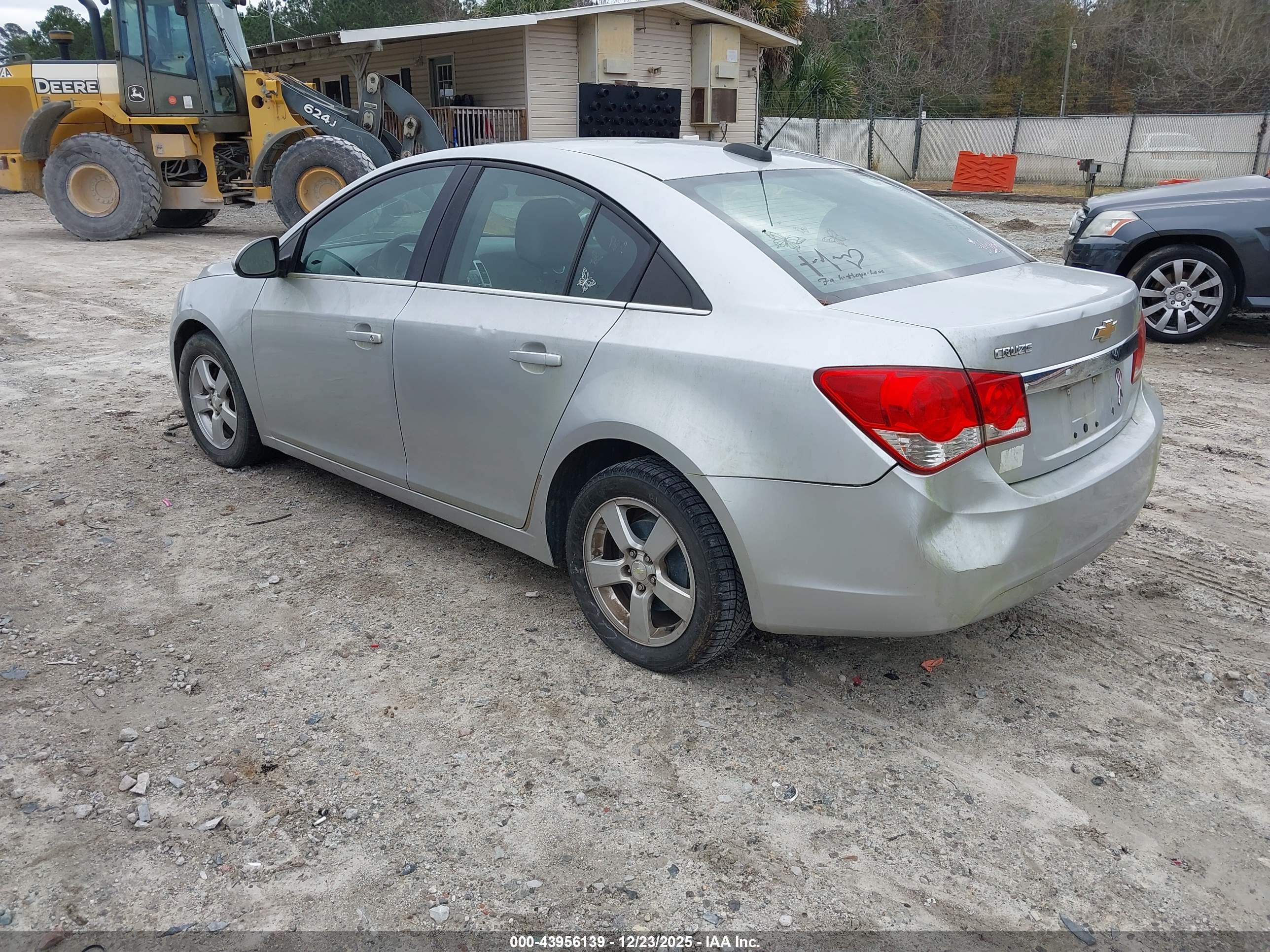 CHEVROLET CRUZE image 3