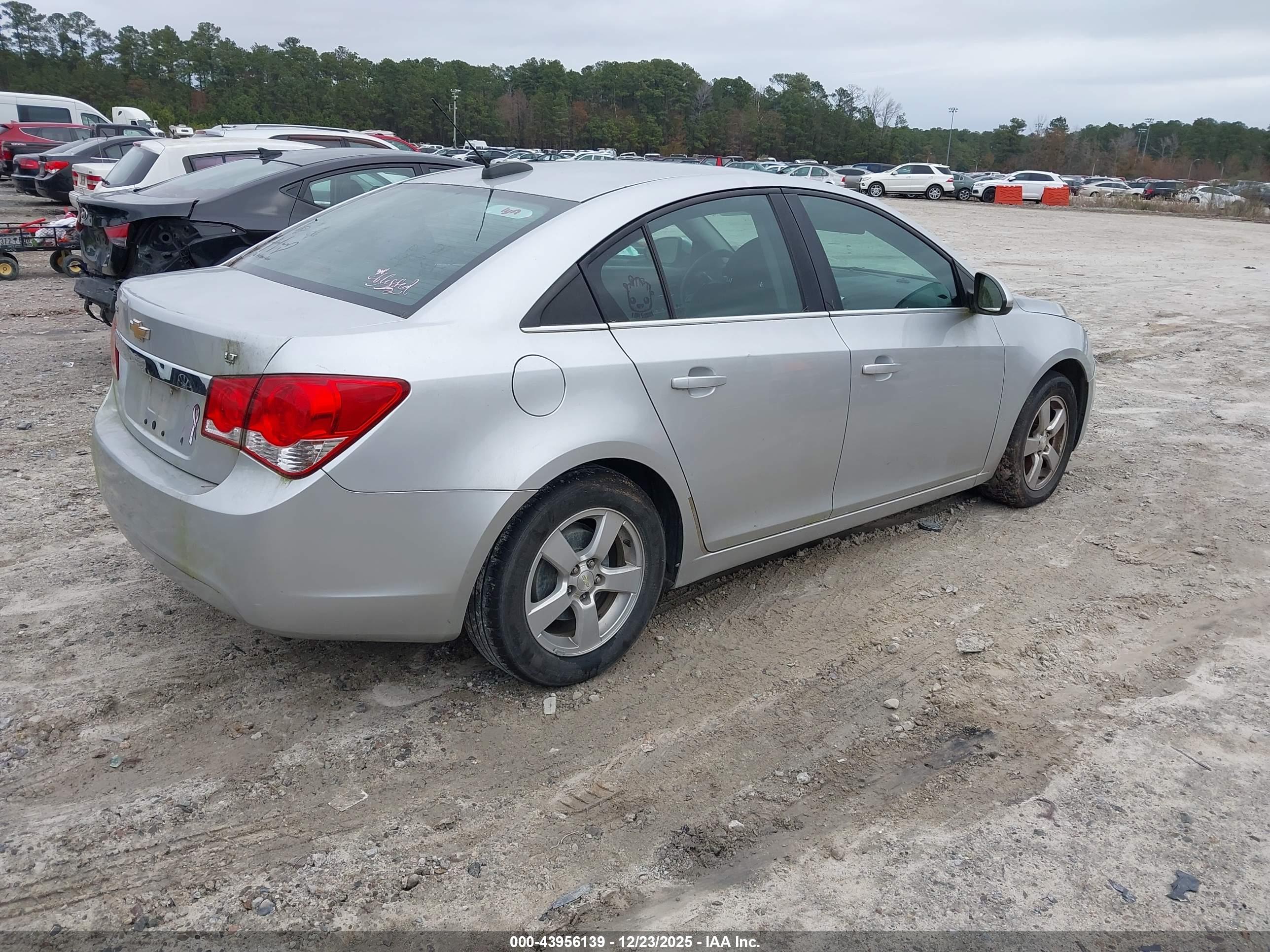 CHEVROLET CRUZE image 4