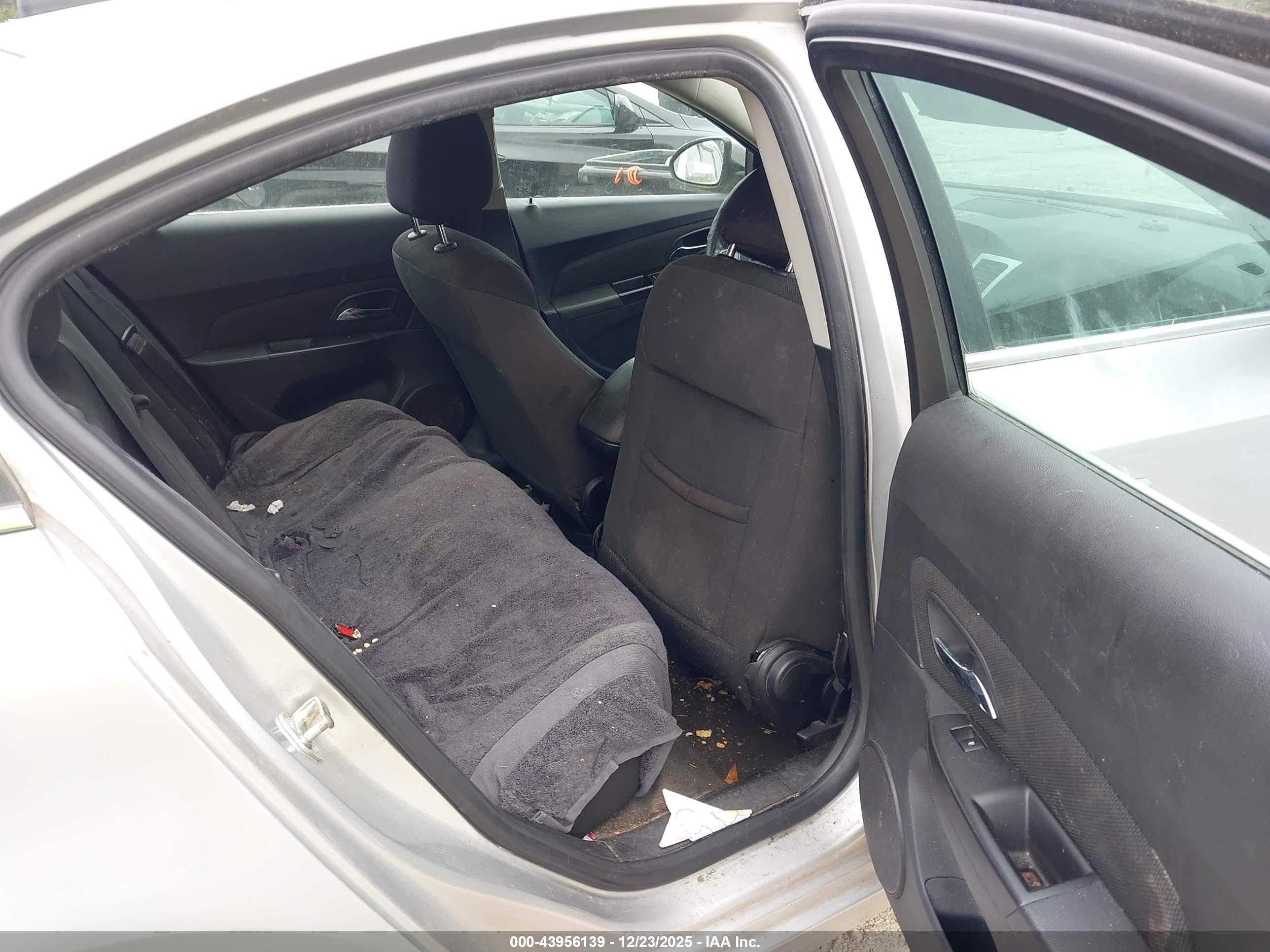 CHEVROLET CRUZE image 8