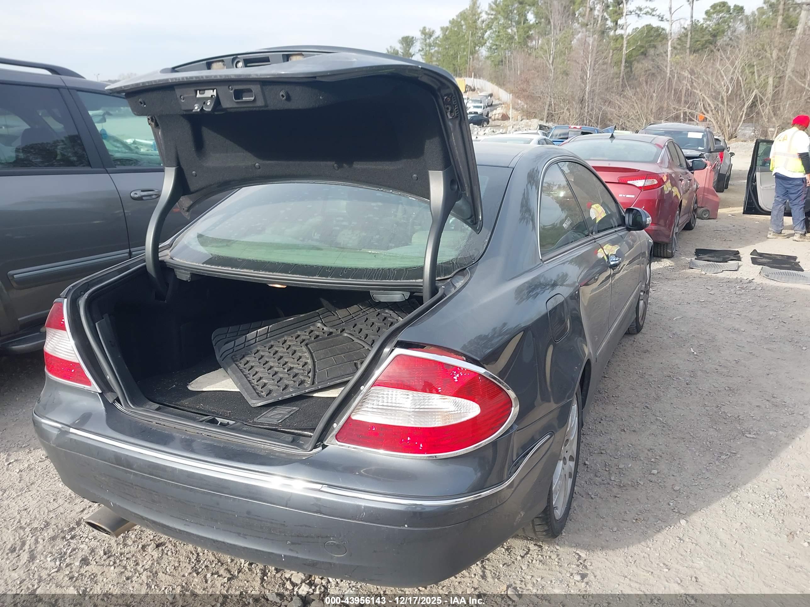 MERCEDES-BENZ CLK image 4