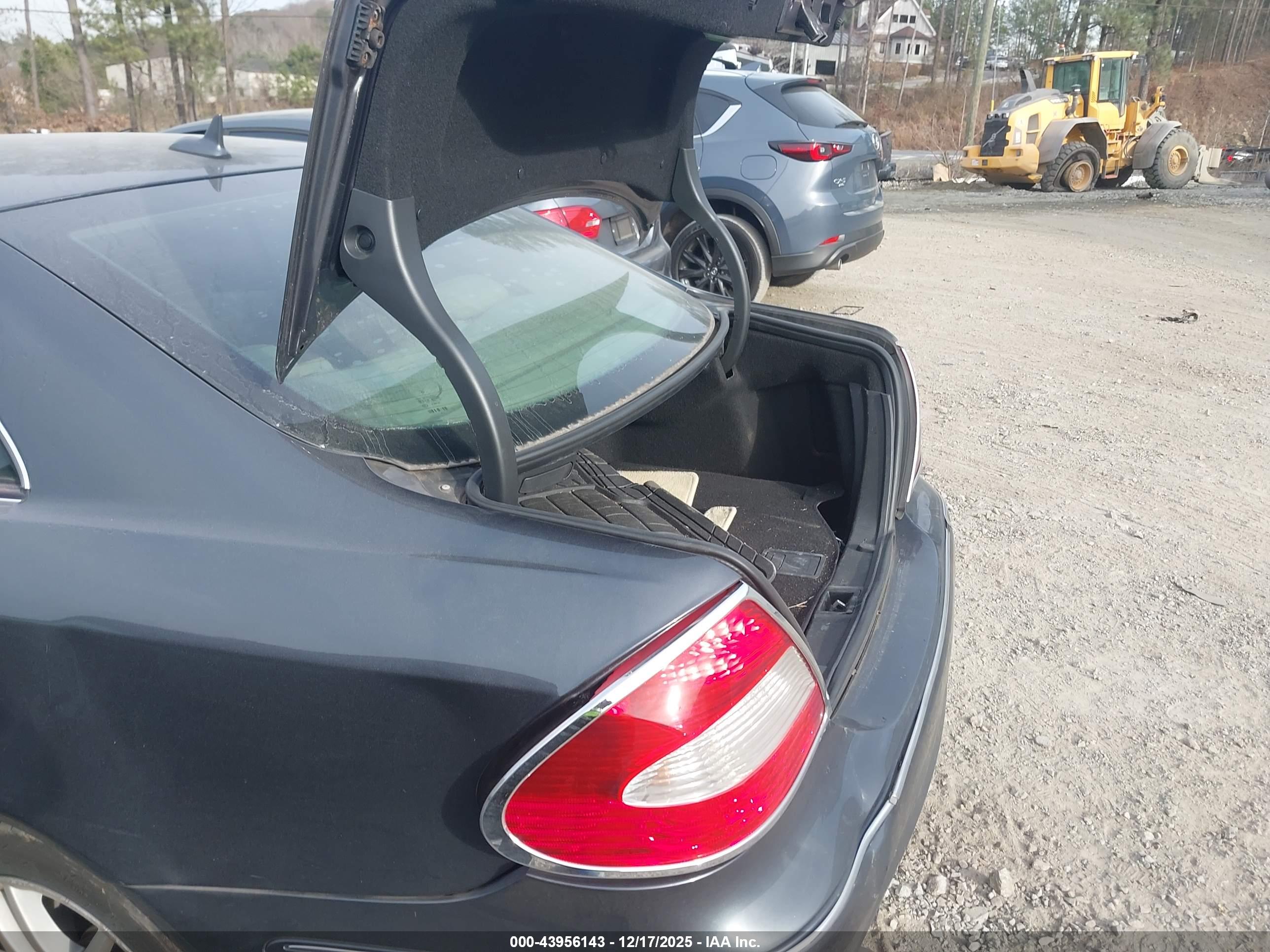 MERCEDES-BENZ CLK image 6