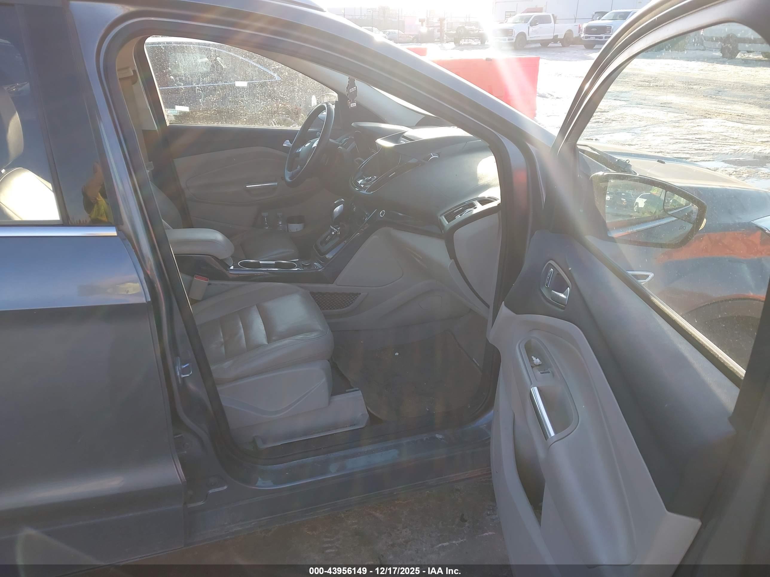 FORD ESCAPE image 5
