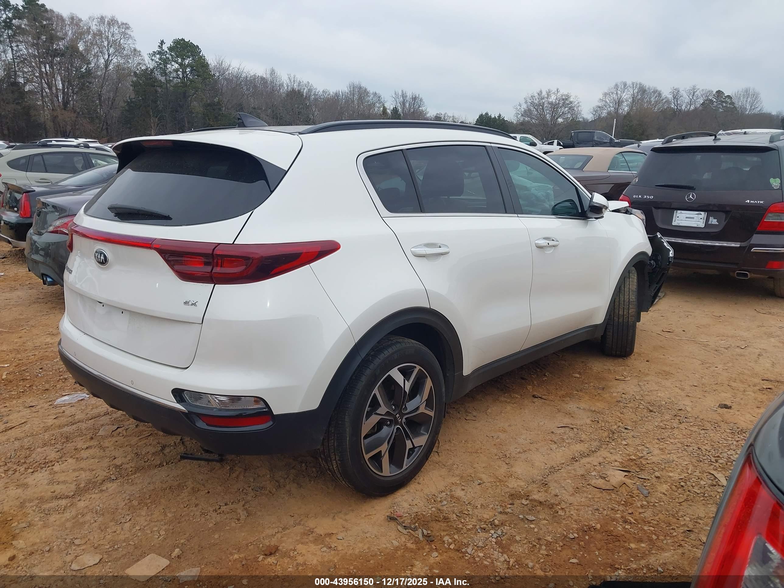 KIA SPORTAGE image 4