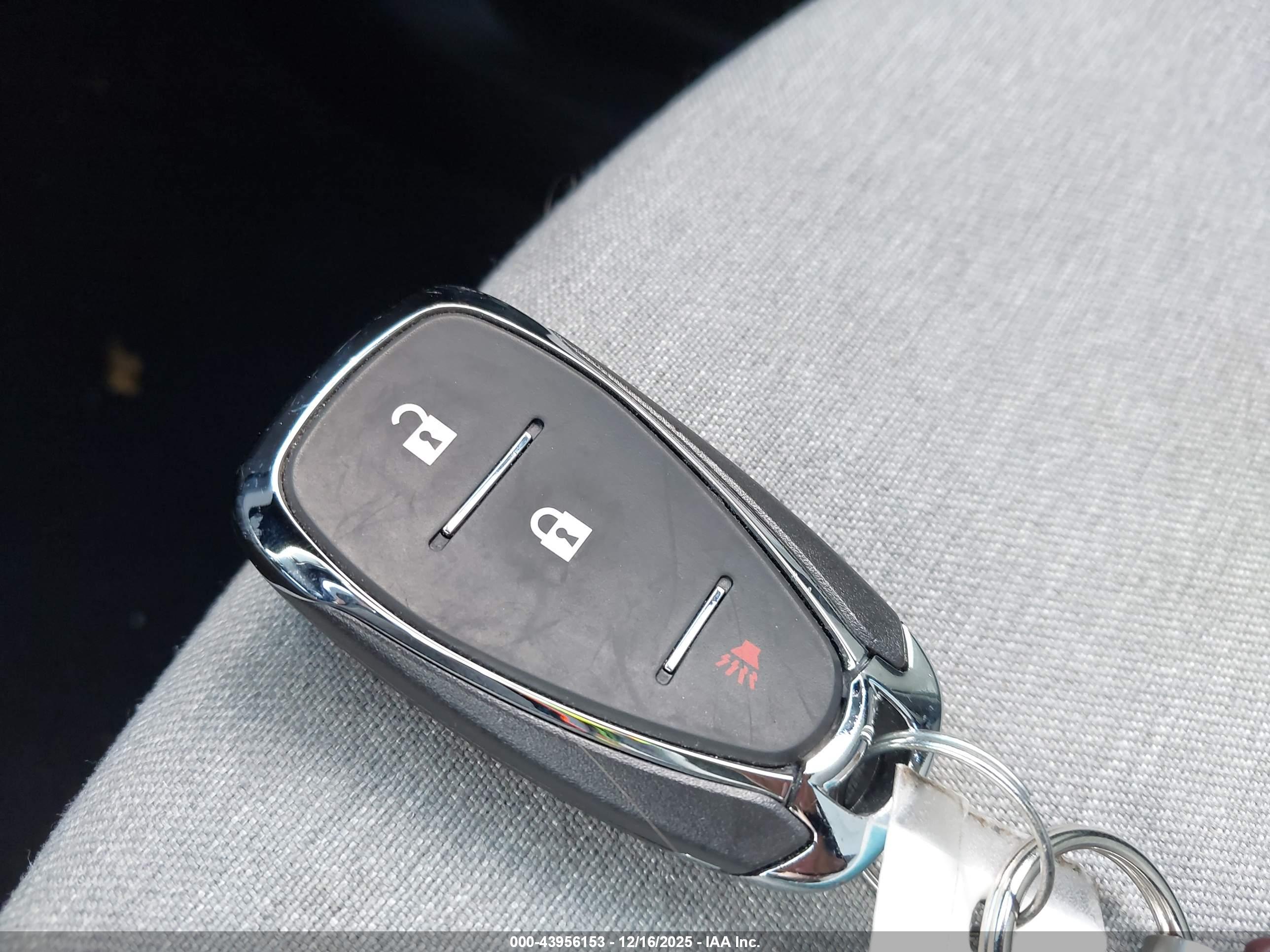 CHEVROLET EQUINOX image 11