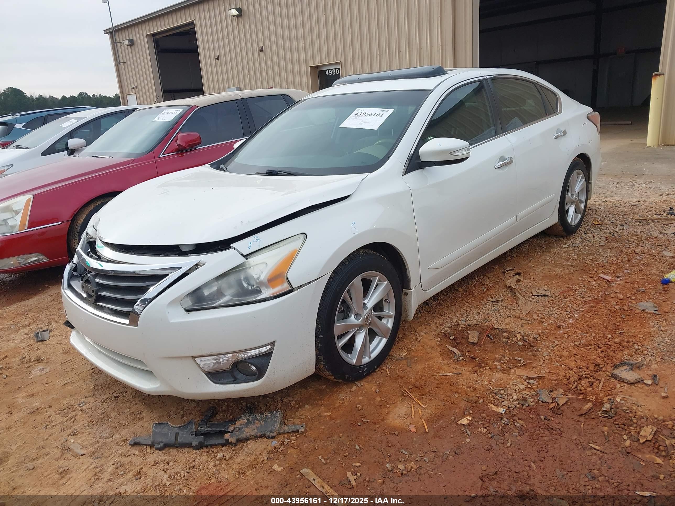 NISSAN ALTIMA image 2