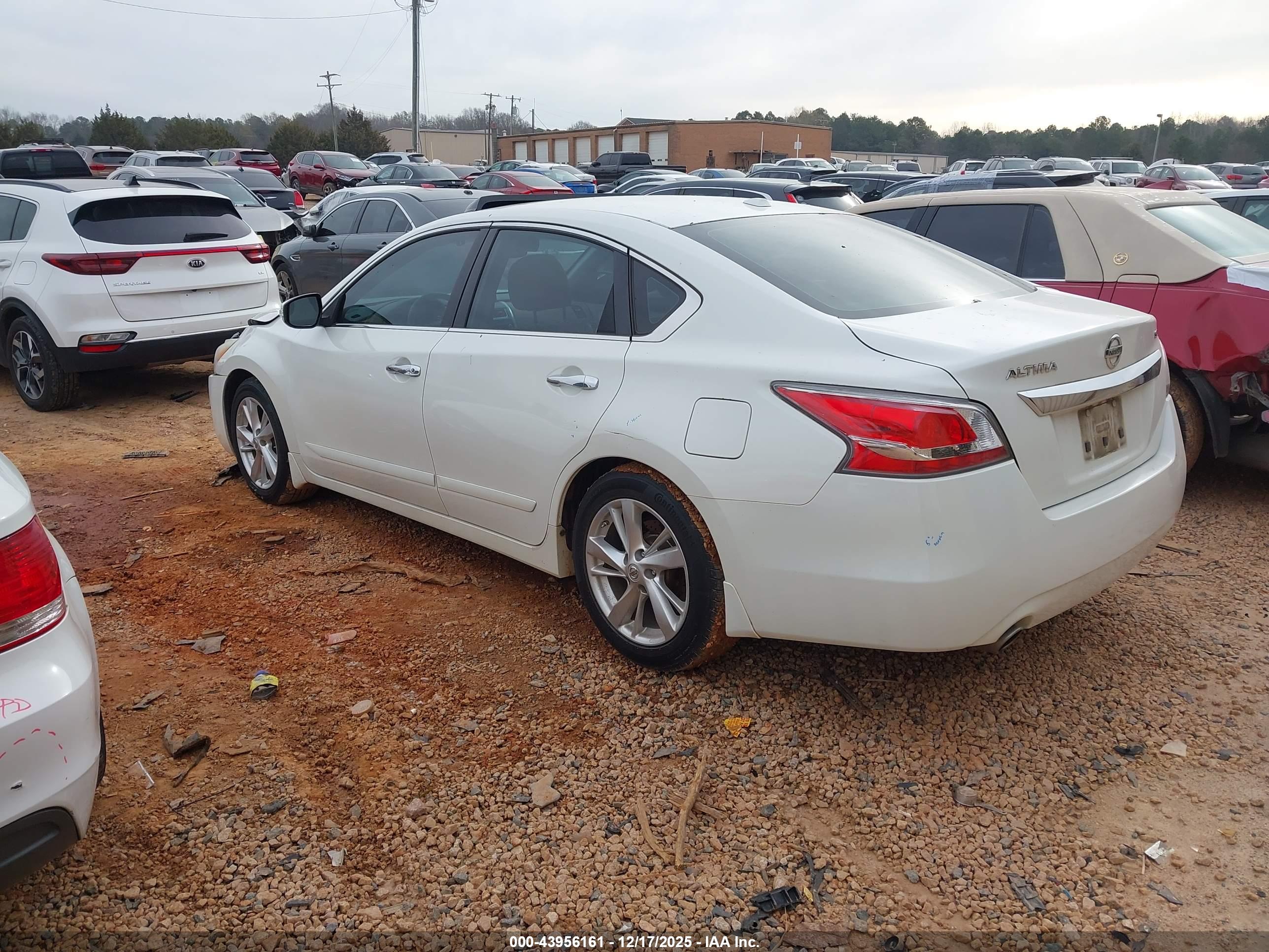 NISSAN ALTIMA image 3