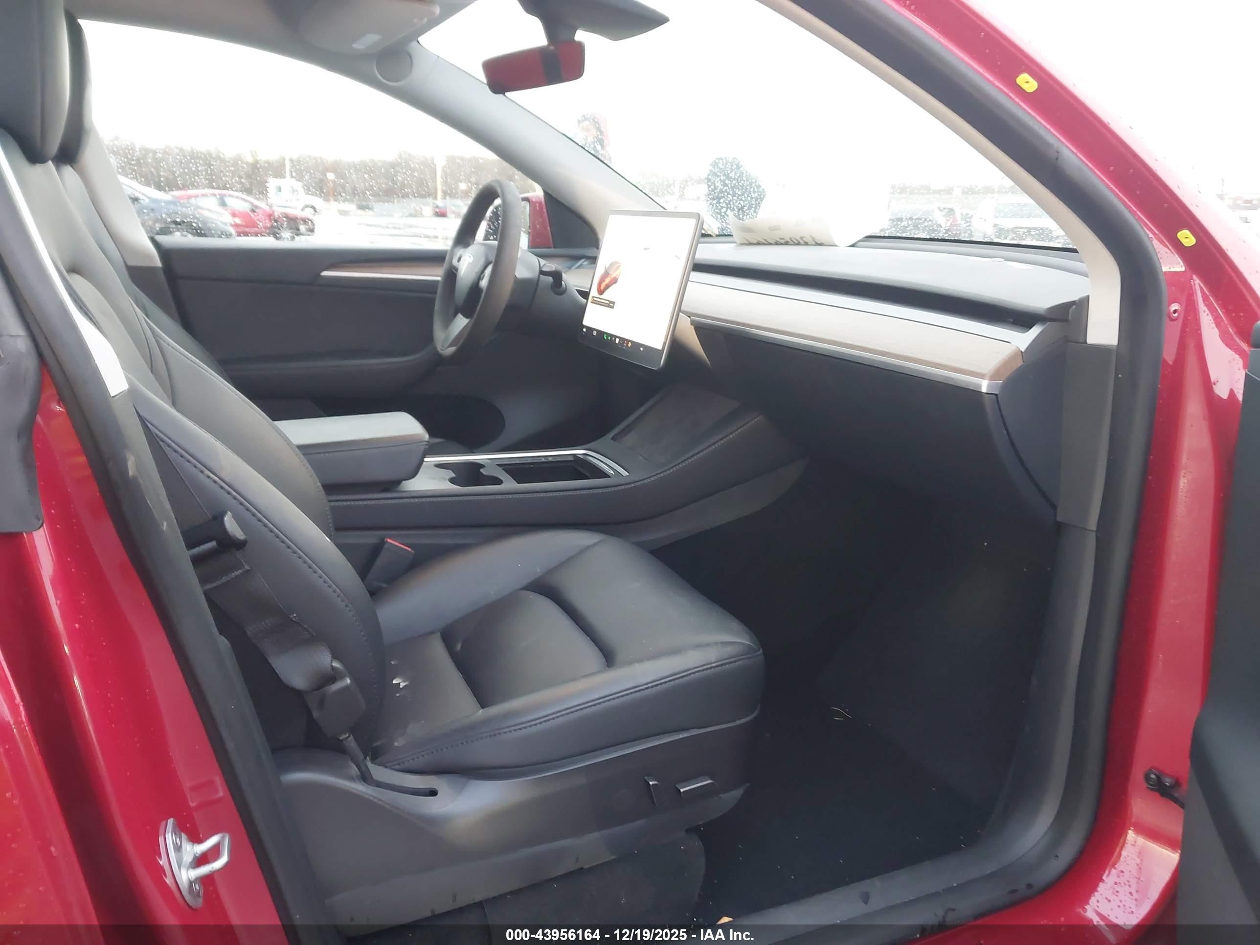 TESLA MODEL image 5