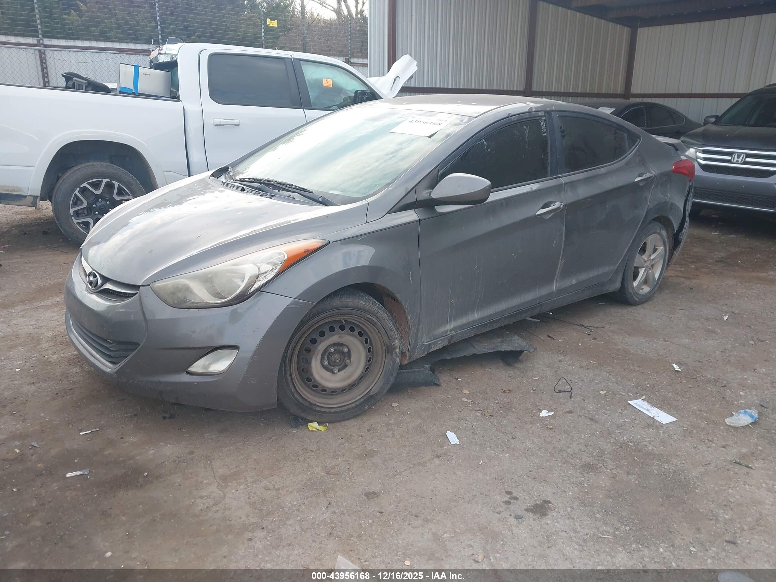 HYUNDAI ELANTRA image 2