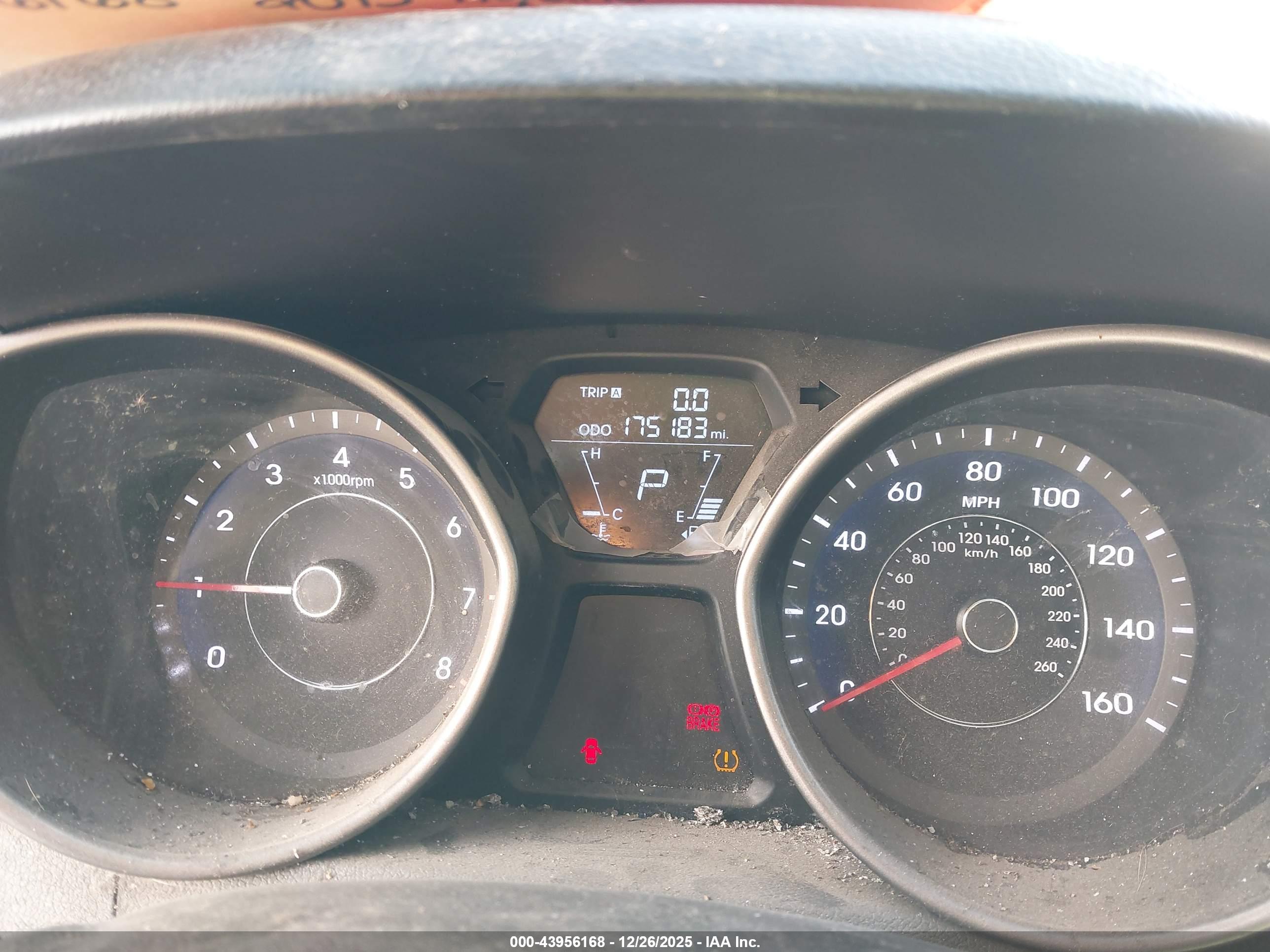 HYUNDAI ELANTRA image 7