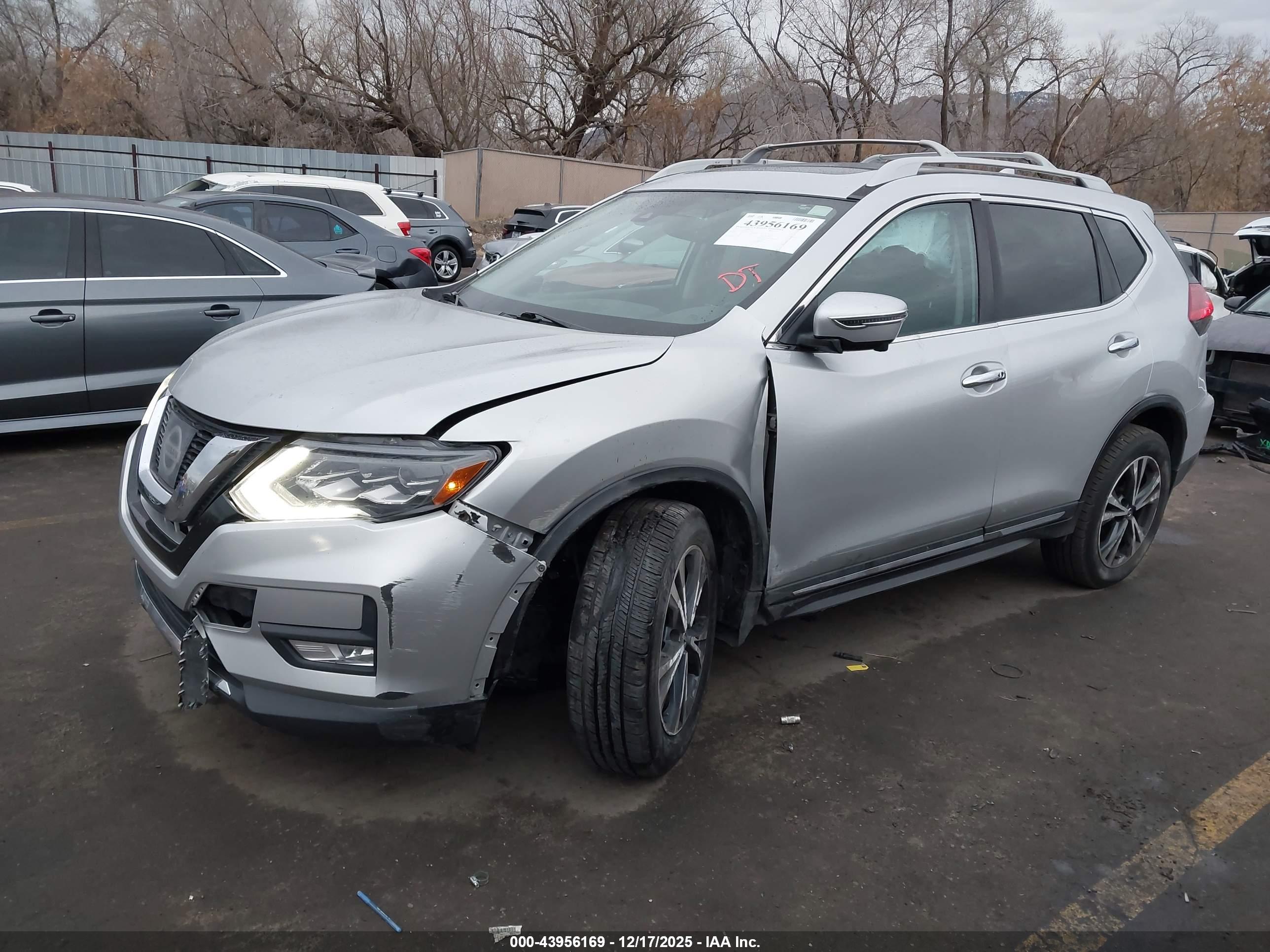 NISSAN ROGUE image 2