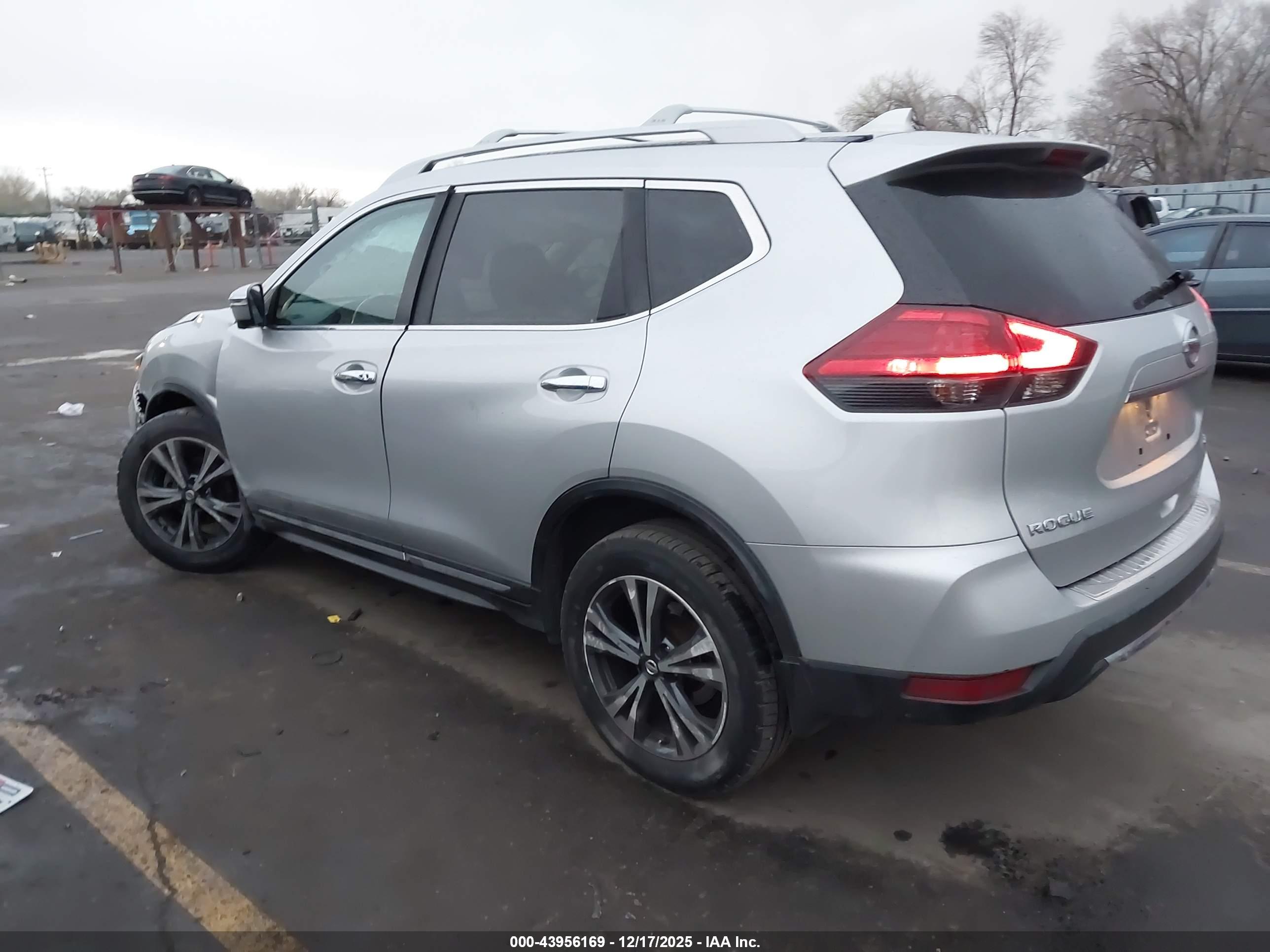 NISSAN ROGUE image 3