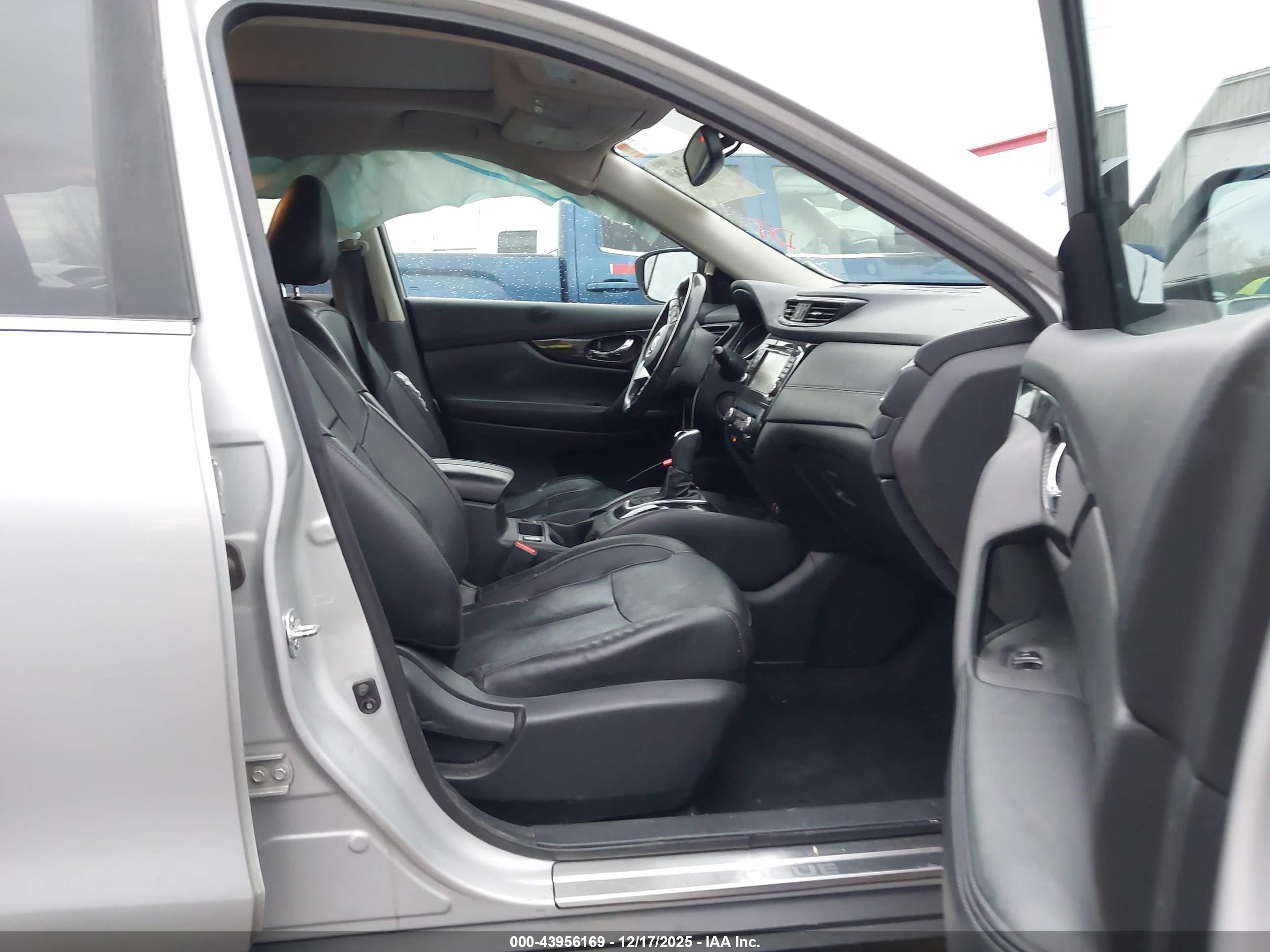 NISSAN ROGUE image 5