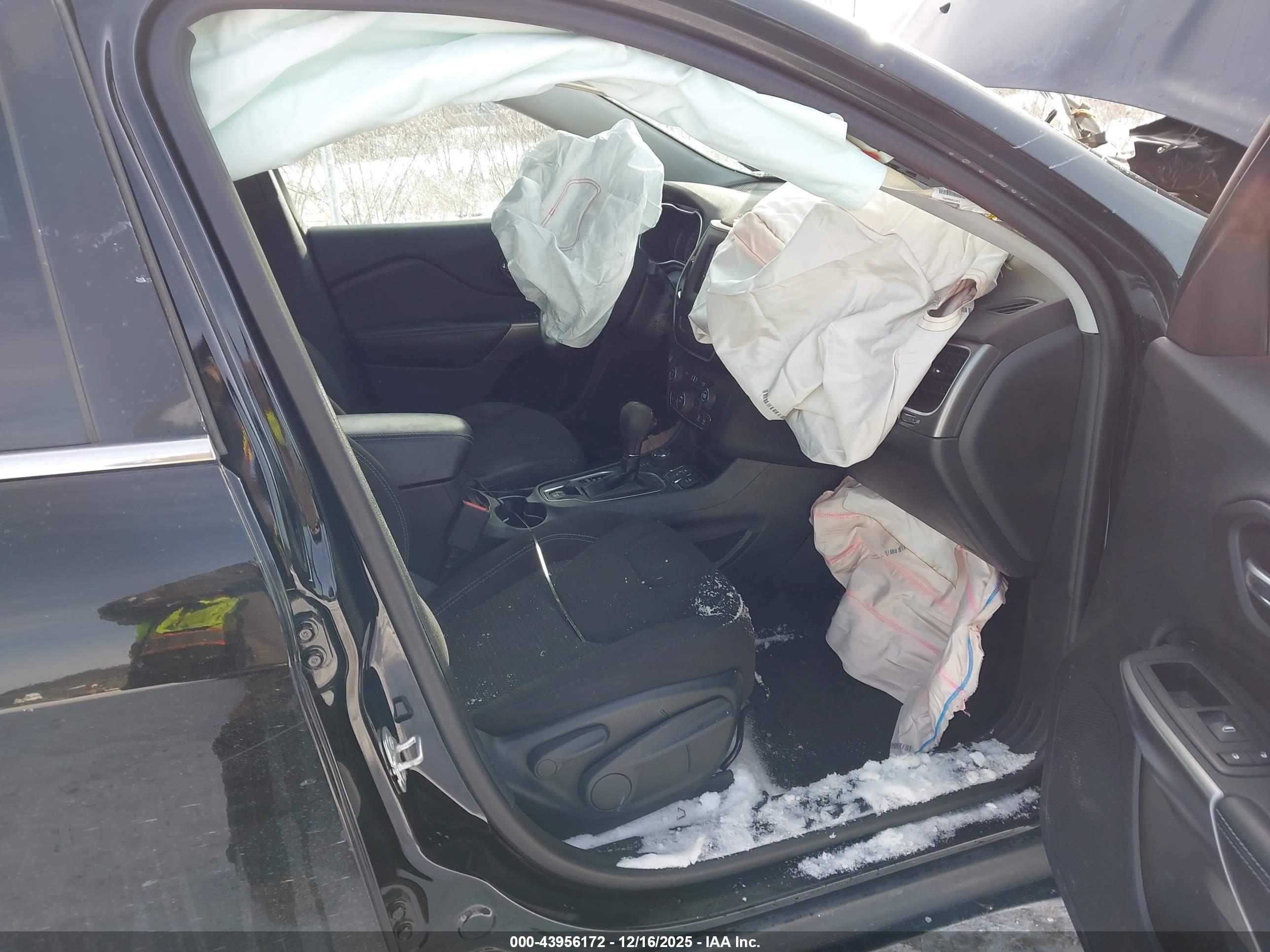 JEEP CHEROKEE image 5