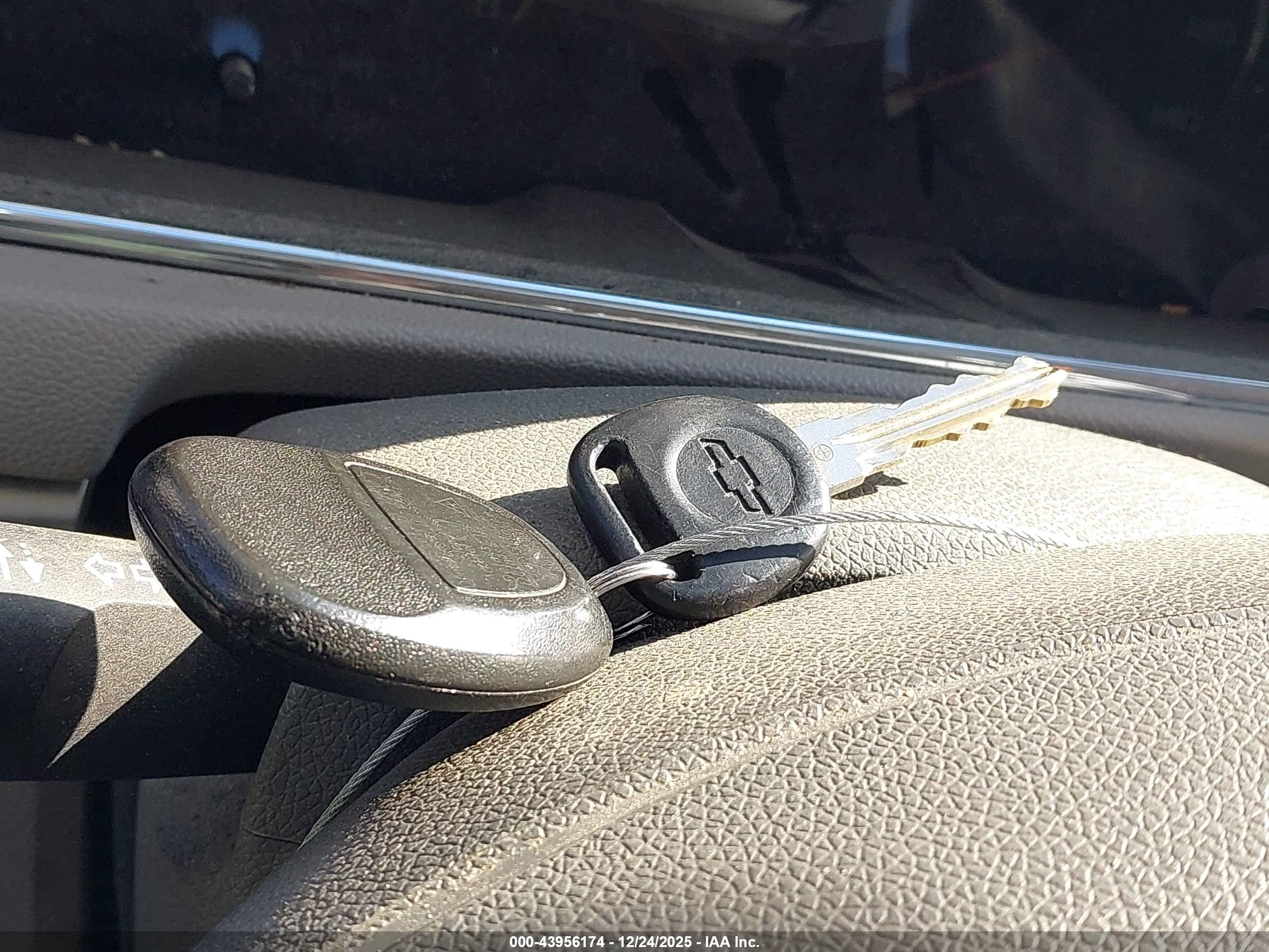 CHEVROLET TRAVERSE image 11