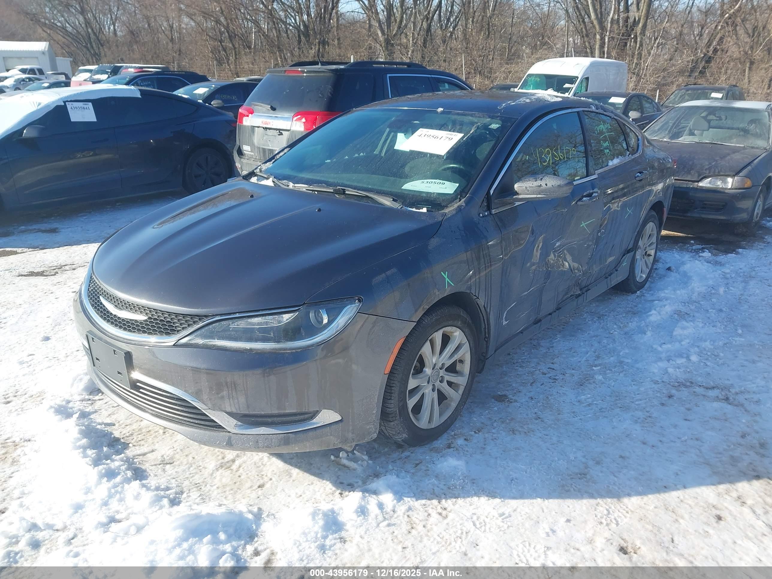 CHRYSLER 200 image 2