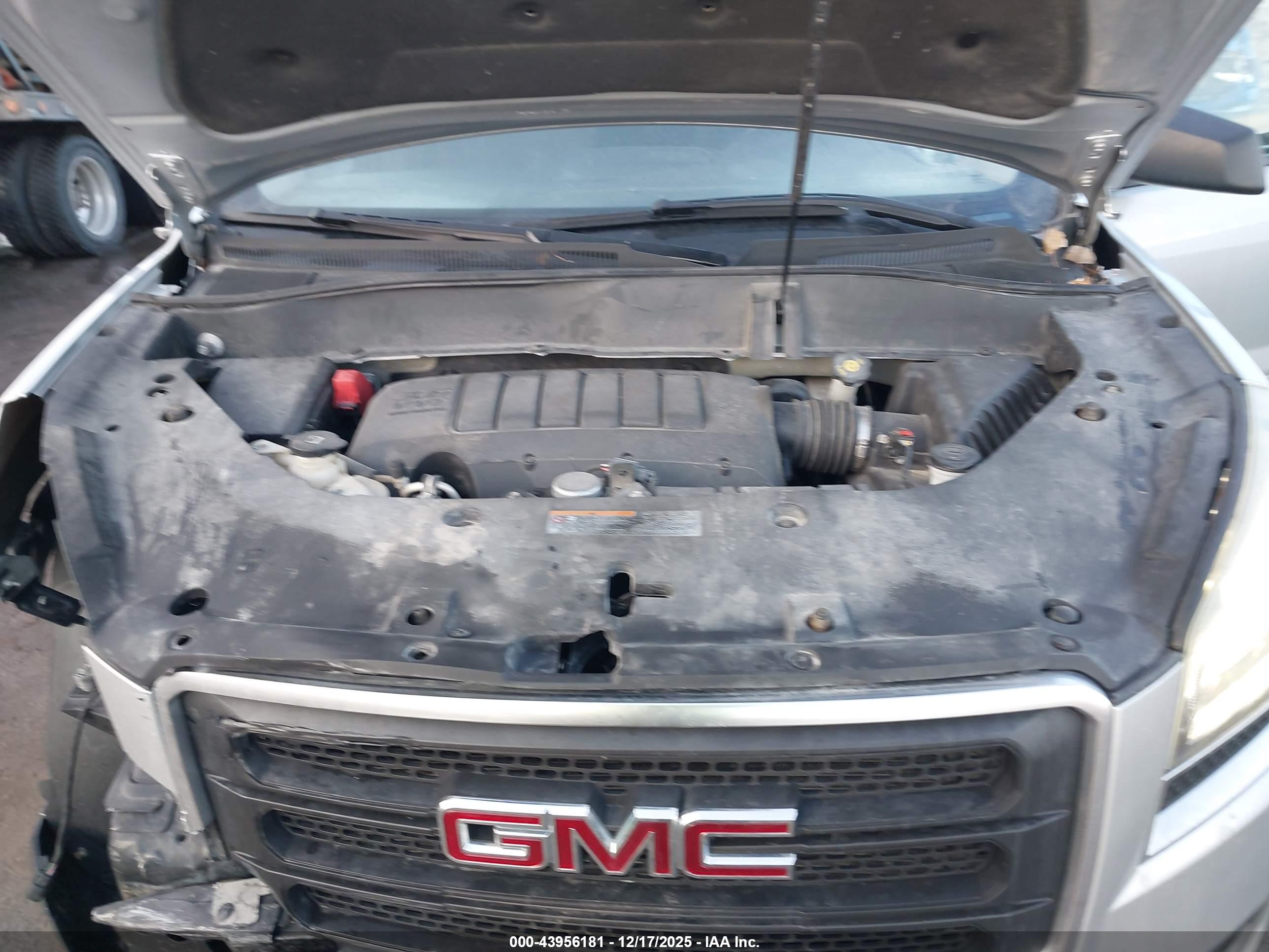 GMC ACADIA image 10