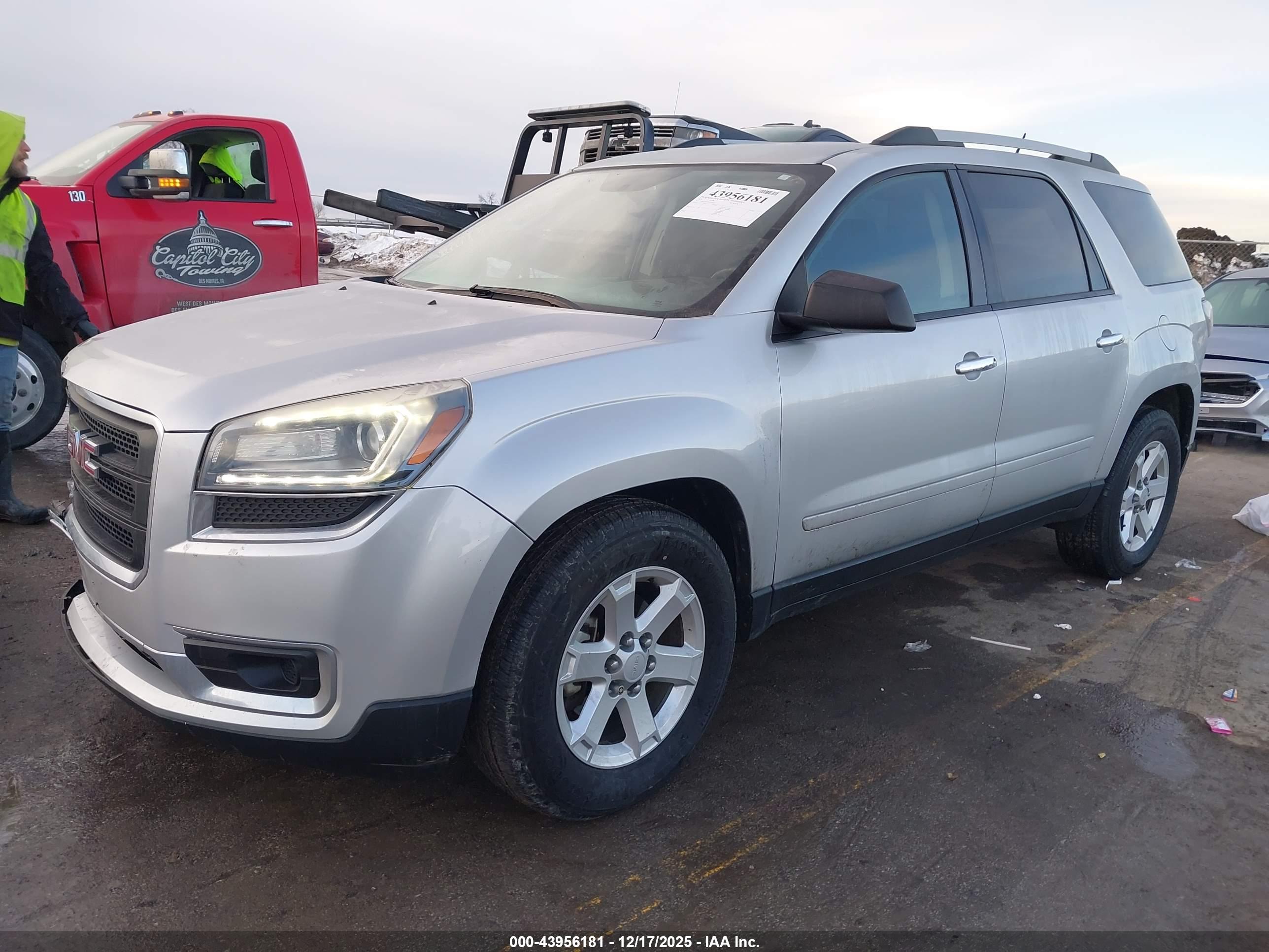 GMC ACADIA image 2