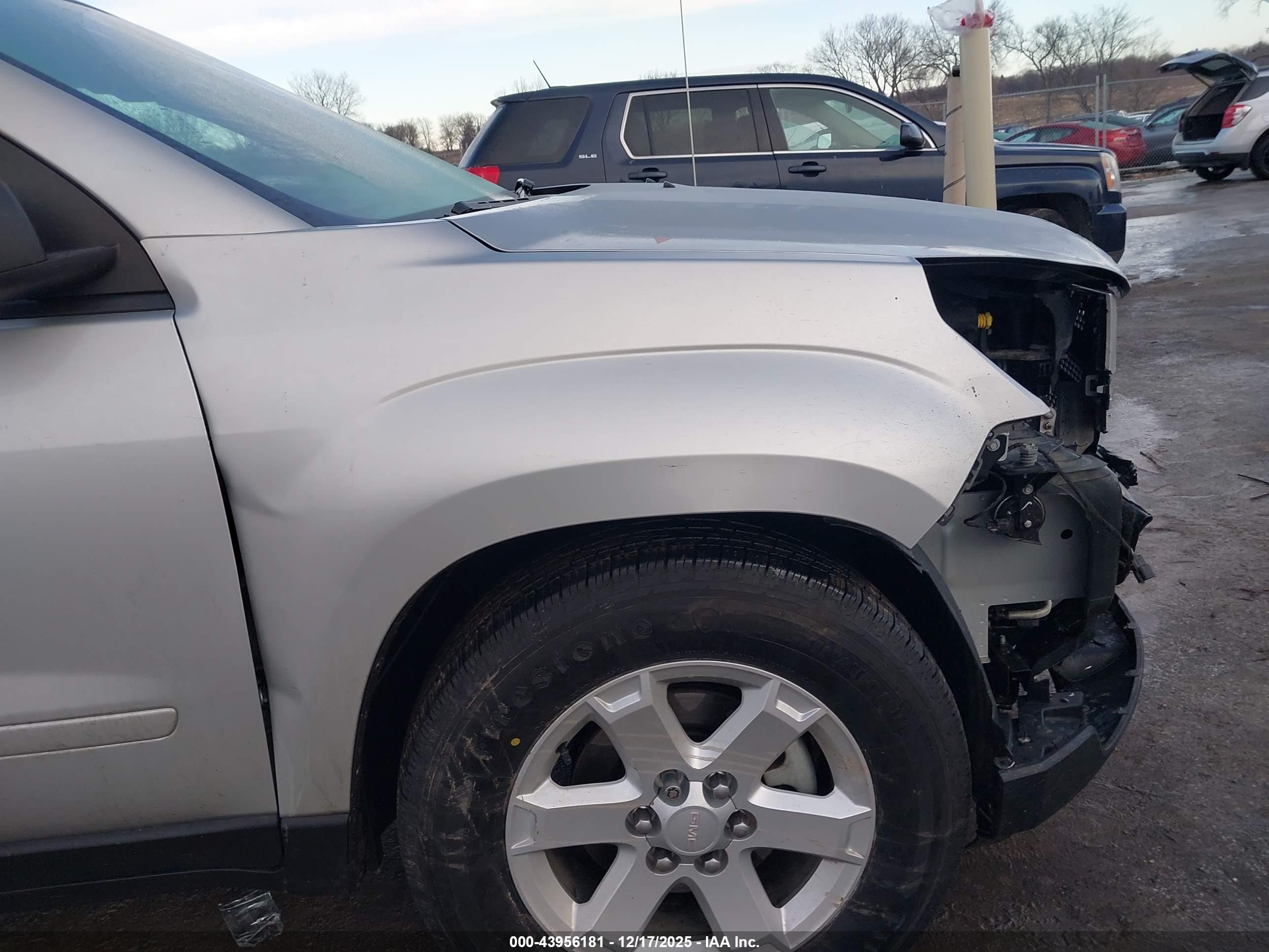 GMC ACADIA image 6