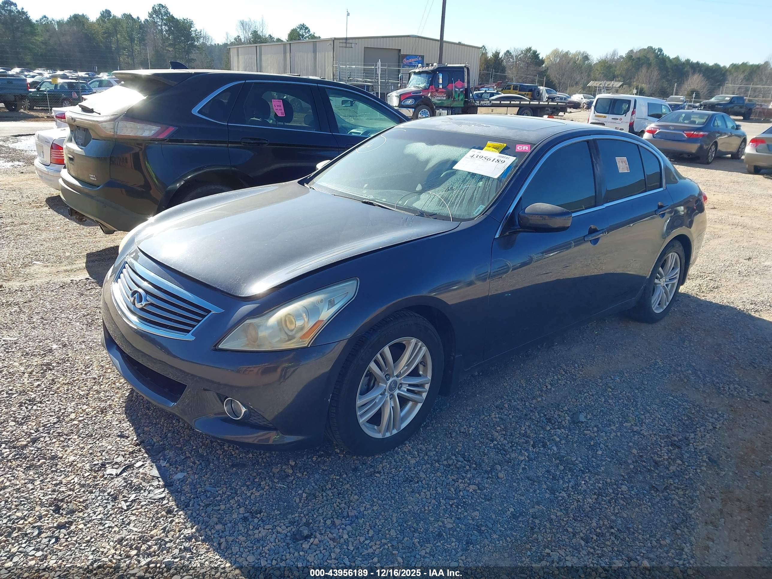 INFINITI G37 image 2