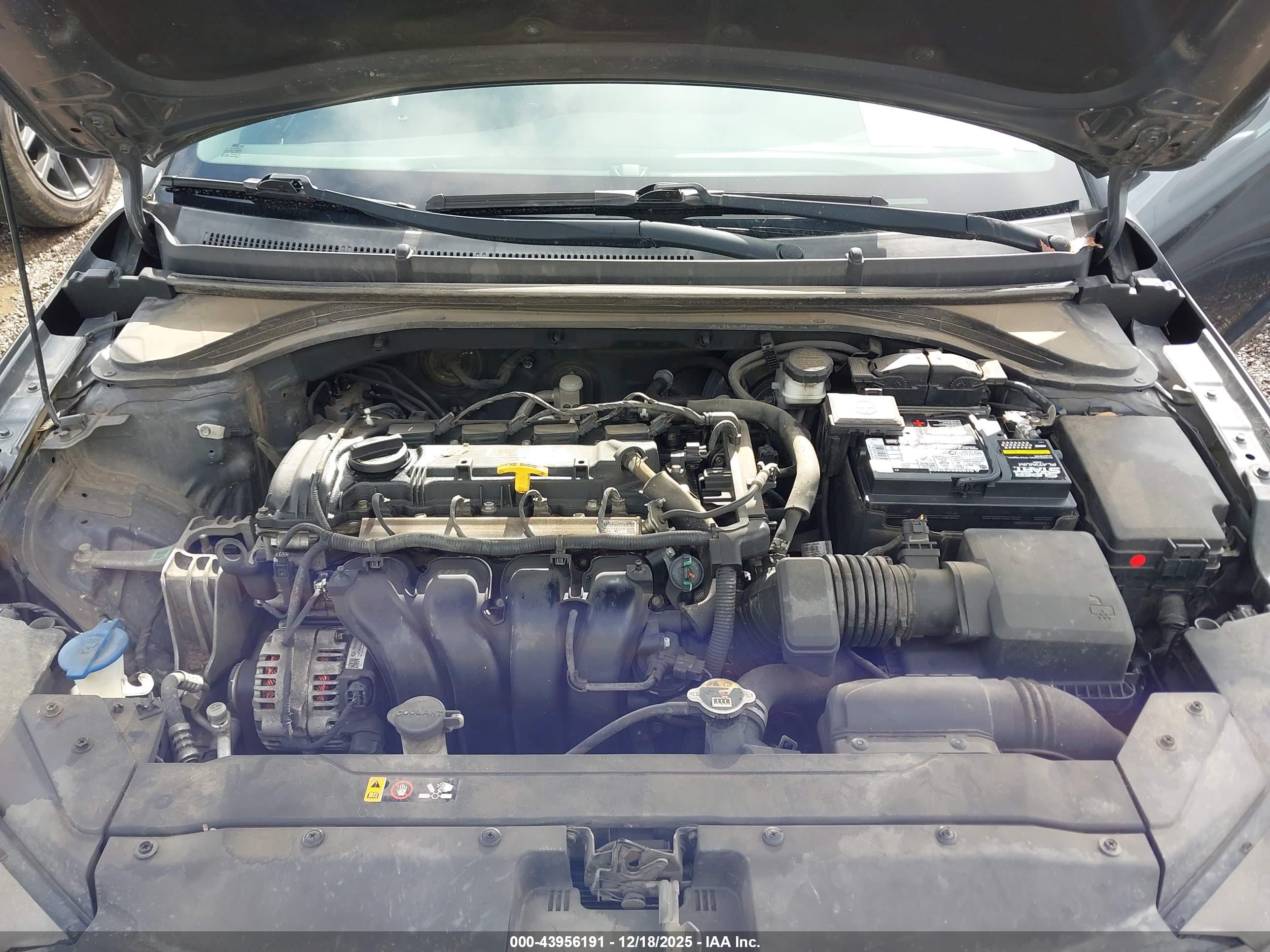 HYUNDAI ELANTRA image 10