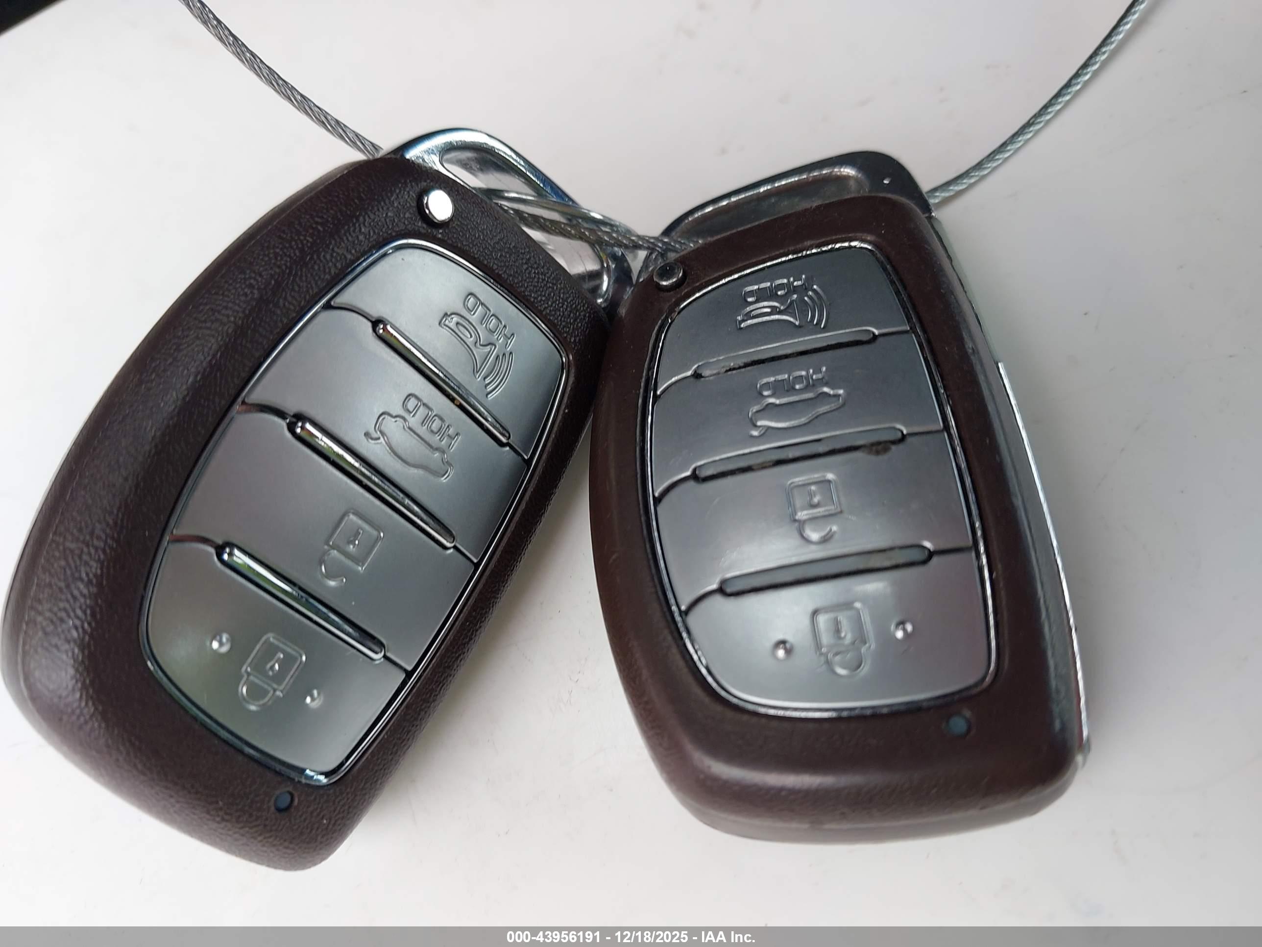 HYUNDAI ELANTRA image 11