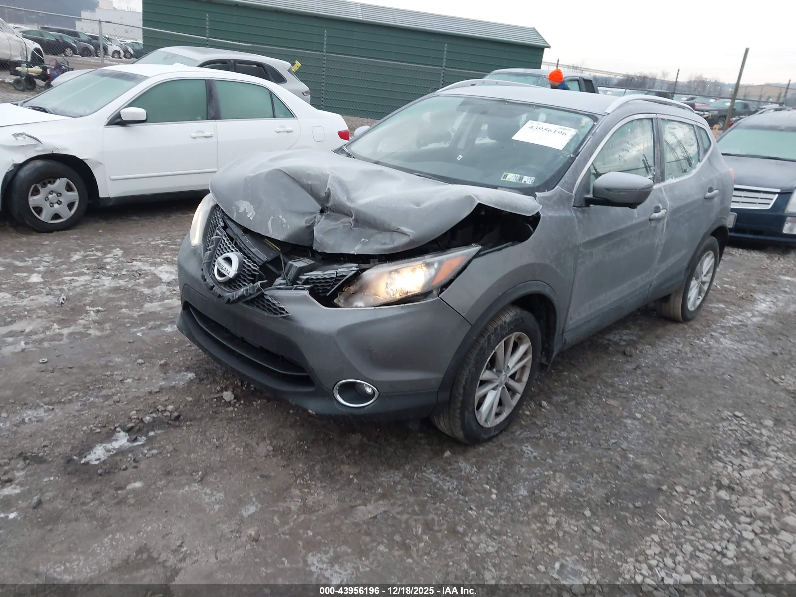 NISSAN ROGUE image 2
